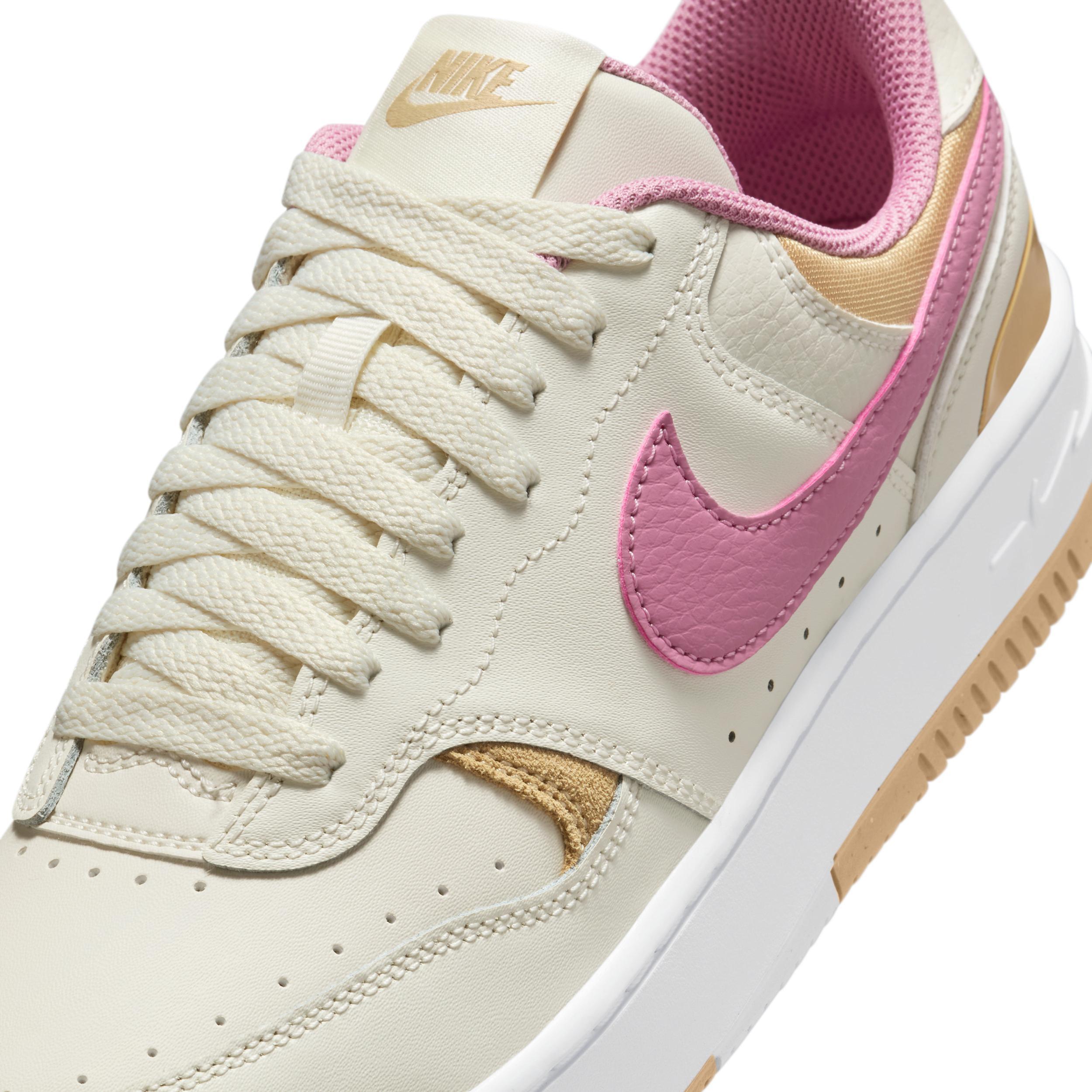 Nike Women's Gamma Force Shoes Product Image