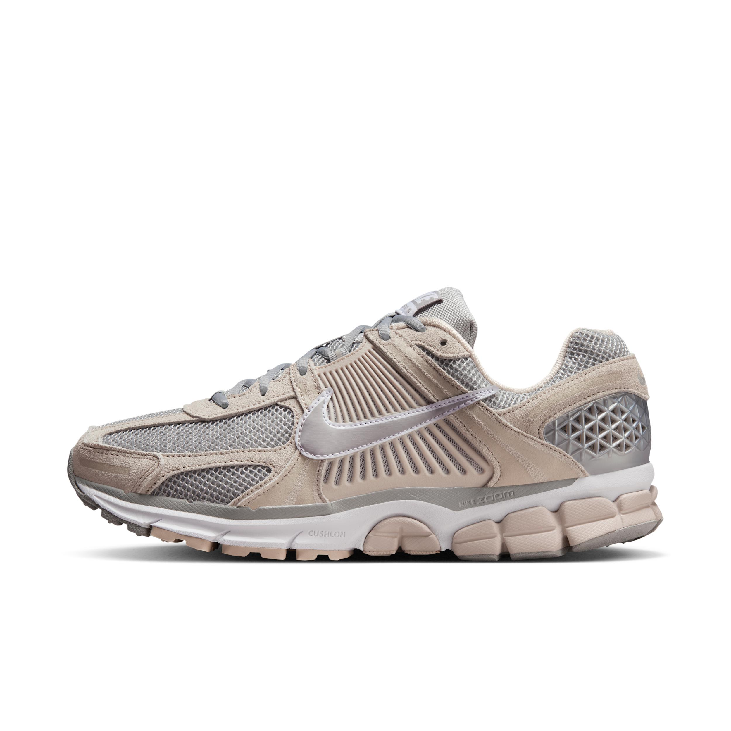 Nike Men's Zoom Vomero 5 Shoes Product Image