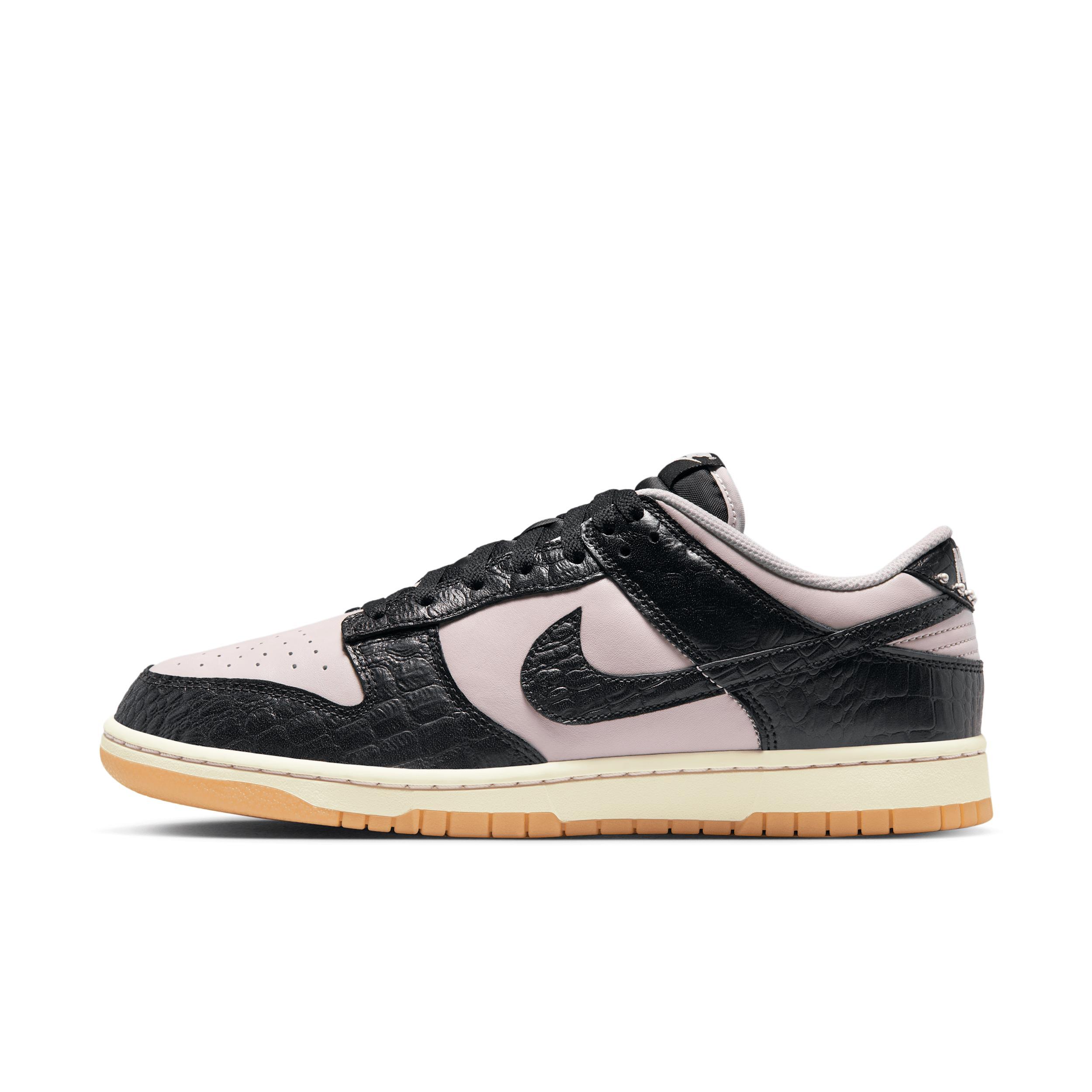 Nike Men's Dunk Low Retro Shoes Product Image