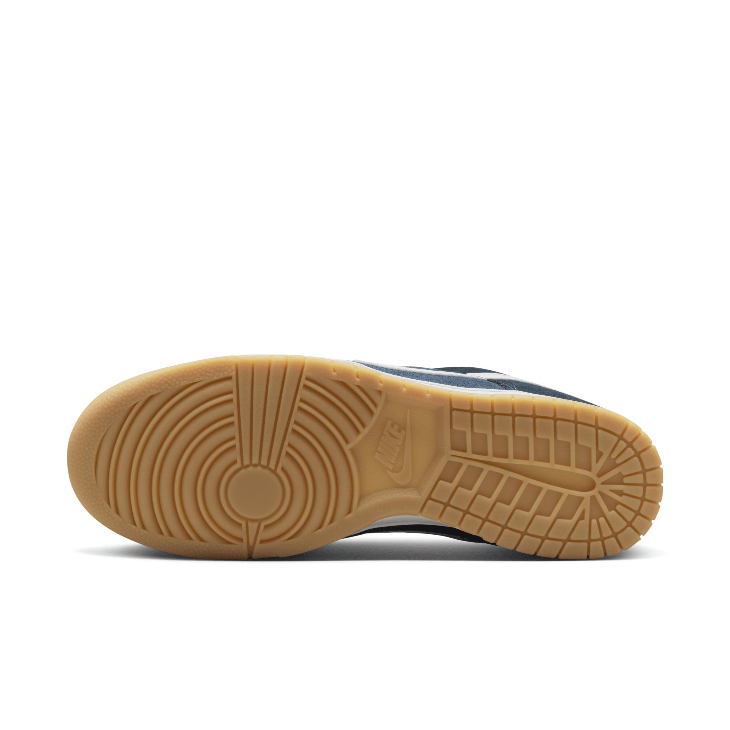 Nike Mens Nike Dunk Low Retro - Mens Basketball Shoes Product Image