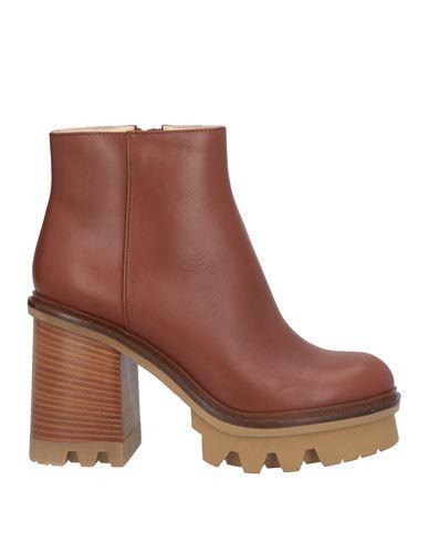 AGL ATTILIO GIUSTI LEOMBRUNI Agl Woman Ankle Boots Tan Size 8 Leather In Brown Product Image