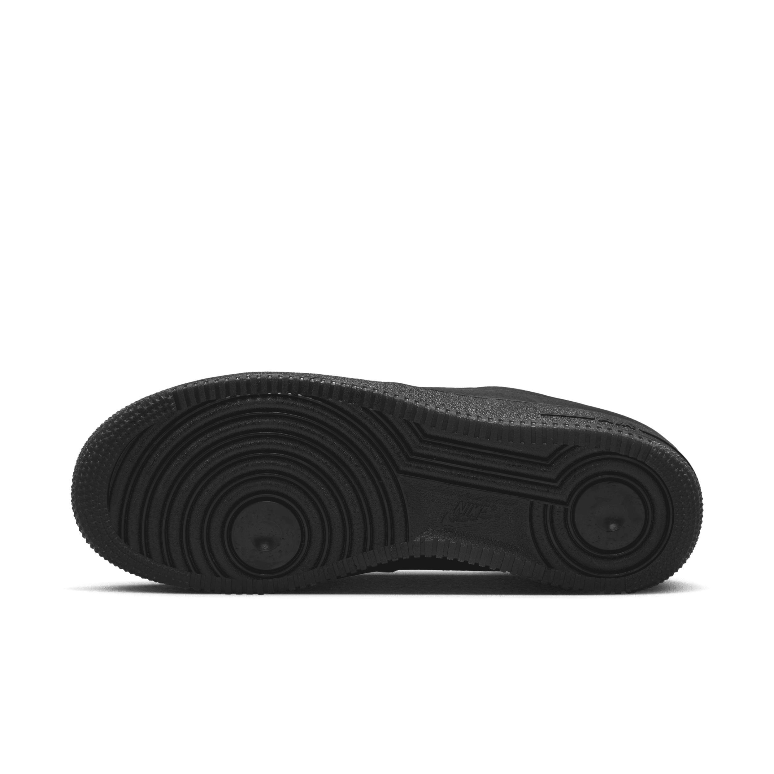 Nike Men's Air Force 1 '07 Pro-Tech Winterized Shoes Product Image