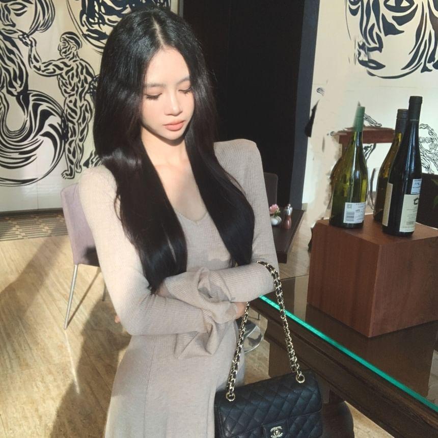 Long Sleeve V-Neck Plain Knit A-Line Maxi Dress Product Image