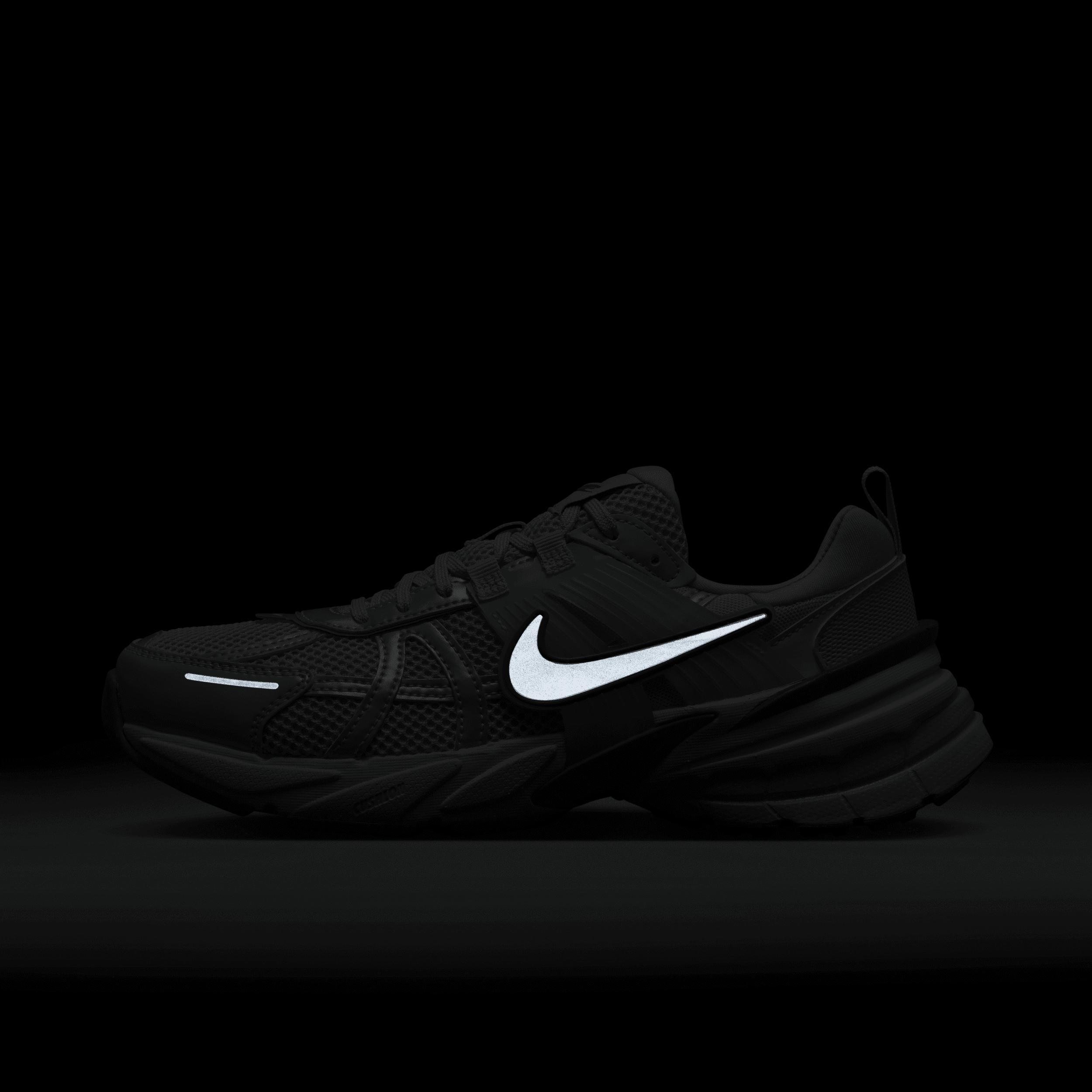 Nike Women's V2K Run Shoes Product Image