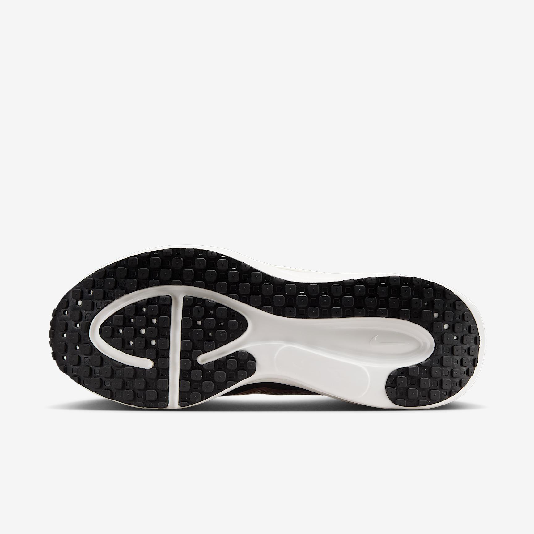 Nike Women's Revolution 8 Road Running Shoes Product Image