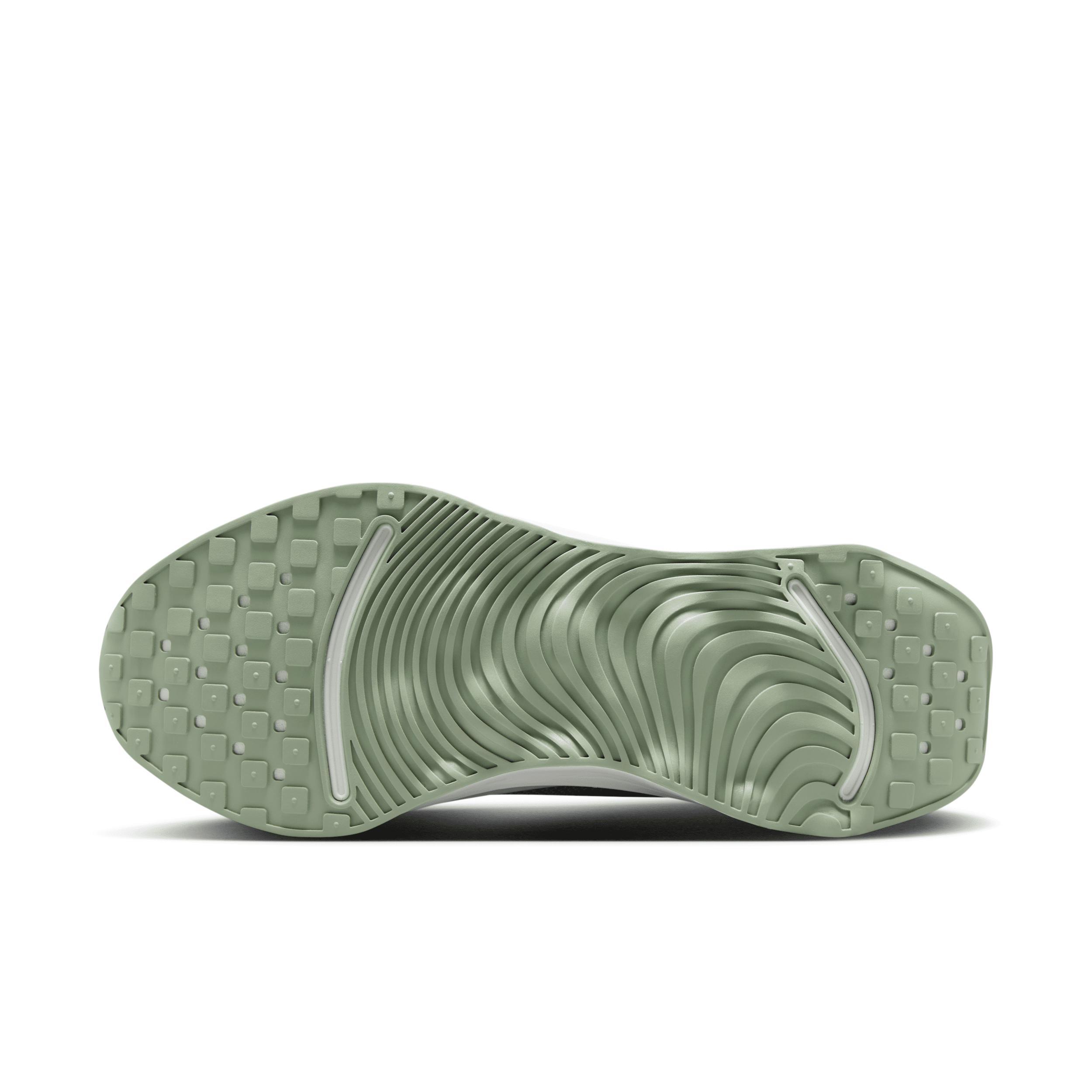 Nike Women's Motiva GORE-TEX Waterproof Walking Shoes Product Image