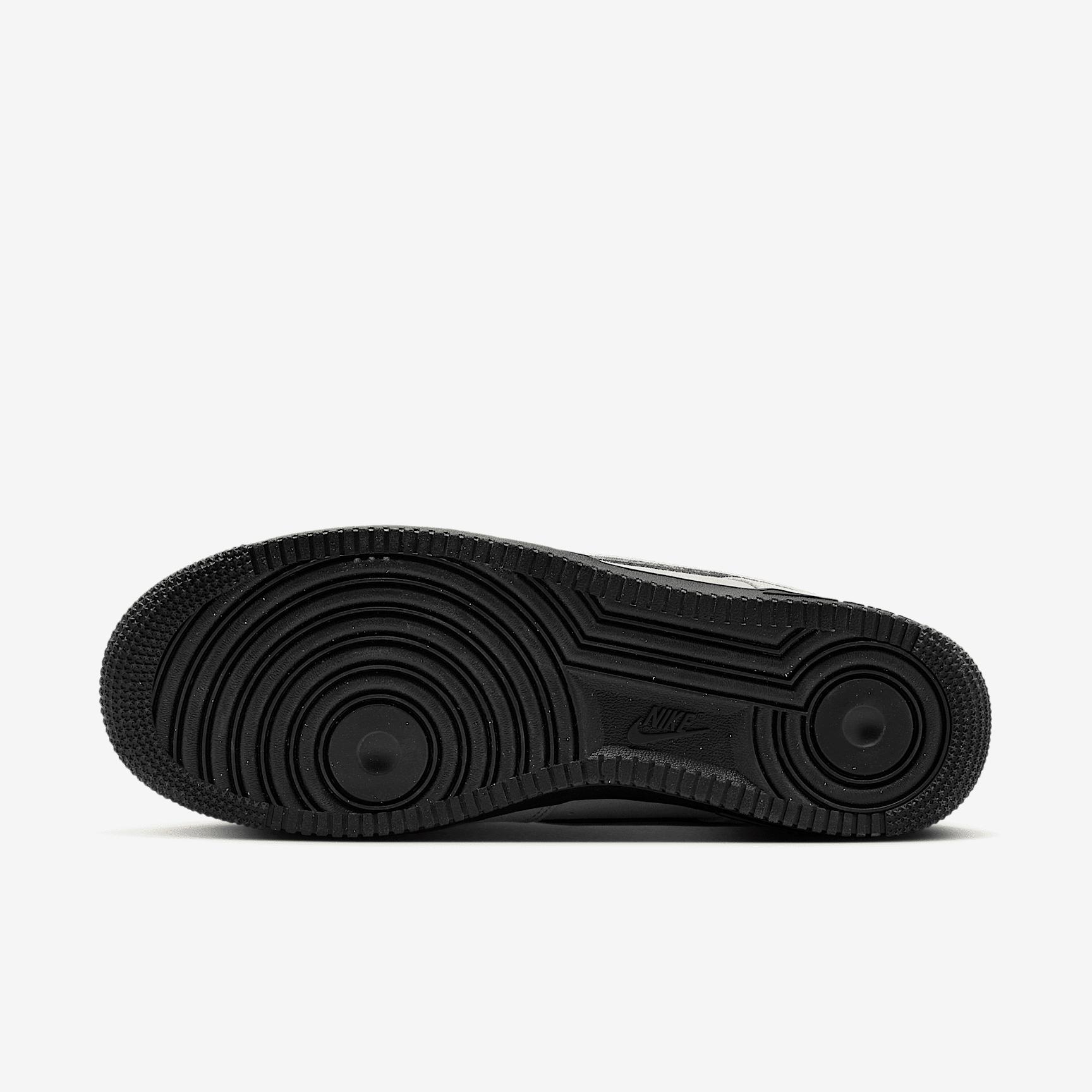 Nike Air Force 1 '07 LV8 Men's Shoes Product Image