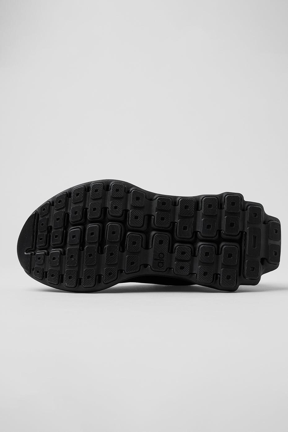 Alo Runner - Black/Black Product Image