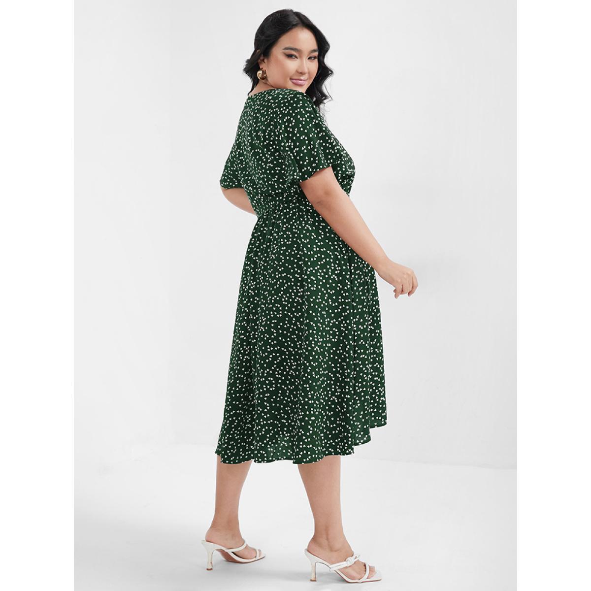 Plus Size Heart Printed Pocket Ties Ruffles Knee Dress DarkGreen Women Elegant Elastic Waist V-neck Short sleeve Curvy Knee Dress BloomChic 14-16/1X Product Image