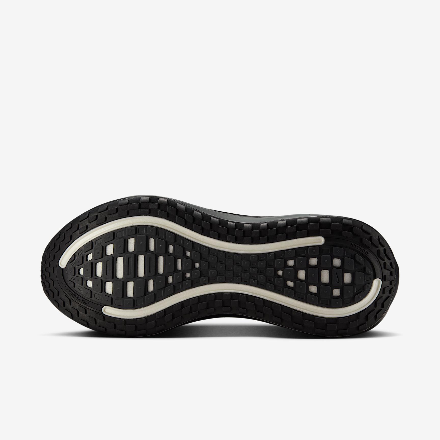 Nike Vomero Plus Women's Road Running Shoes Product Image