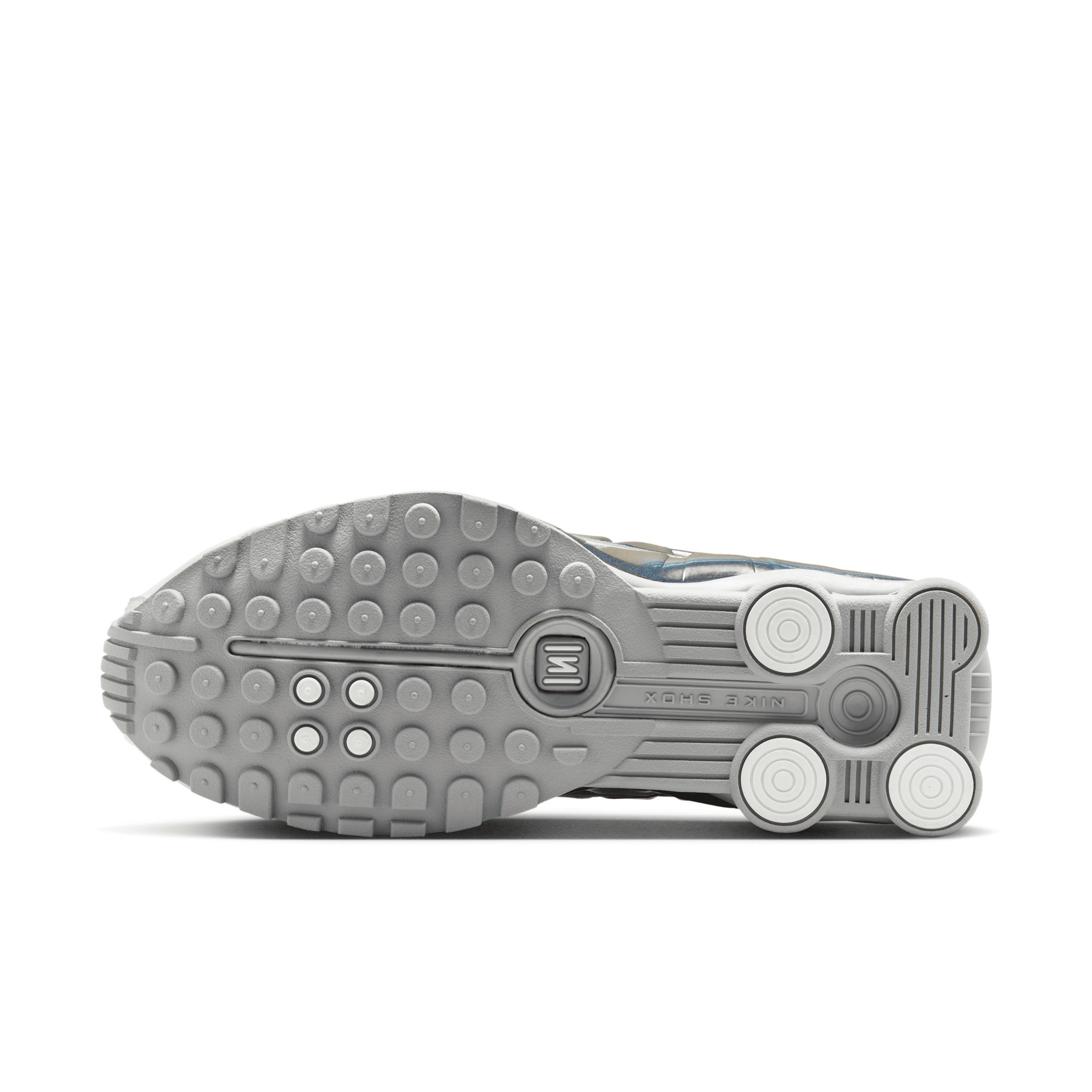 Nike Women's Shox R4 Shoes Product Image