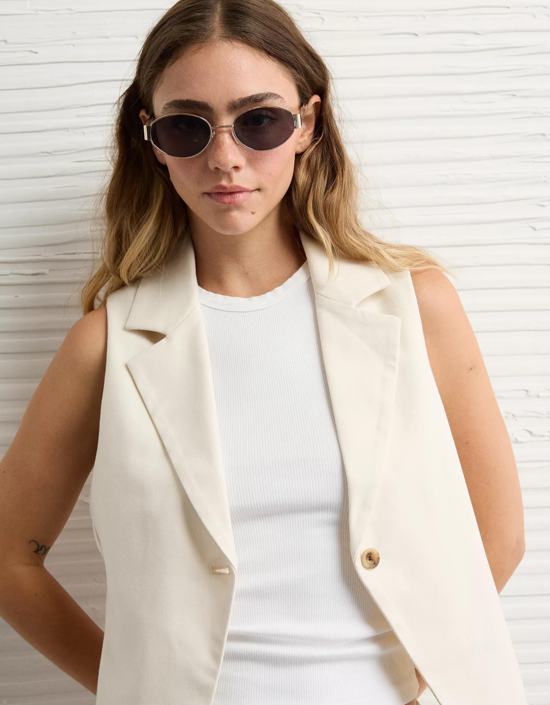 AE Lapel Vest Product Image
