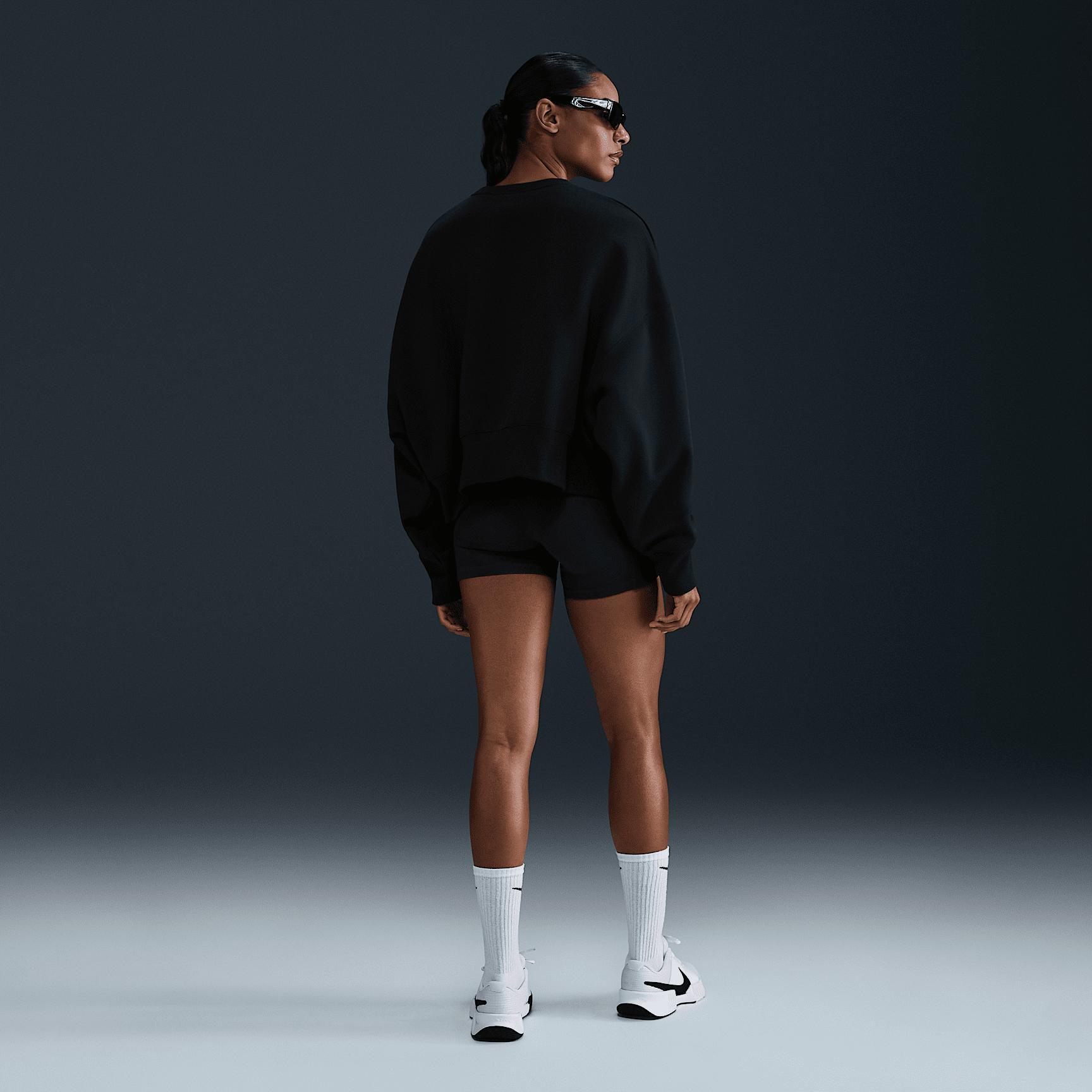 NikeCourt Phoenix Fleece Women's Over-Oversized Crew-Neck Tennis Sweatshirt Product Image