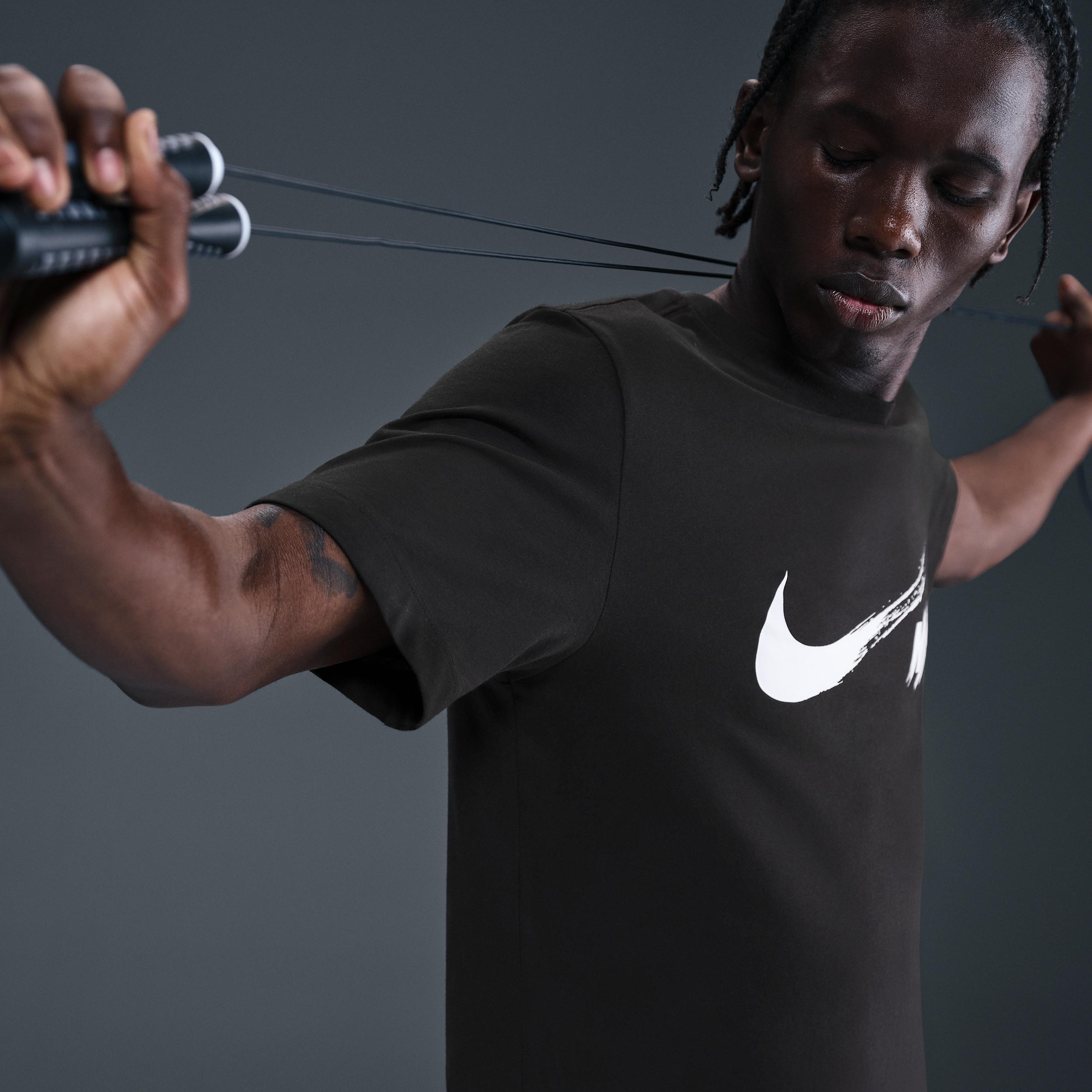 Nike Men's Dri-FIT Training T-Shirt Product Image