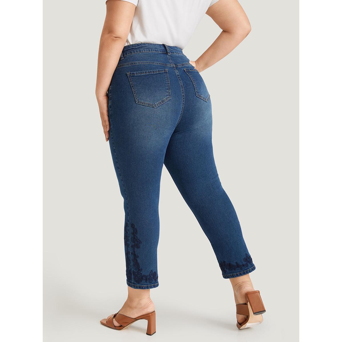 Plus Size Floral Embroidered High Rise Dark Wash Jeans Women Blue Casual Plain Embroidered High stretch Side seam pocket Jeans BloomChic 26/4X Product Image