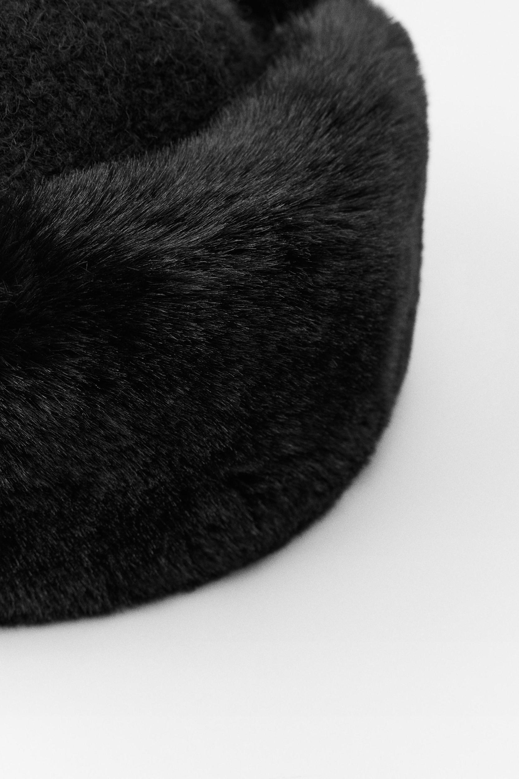 FAUX FUR KNIT BEANIE Product Image