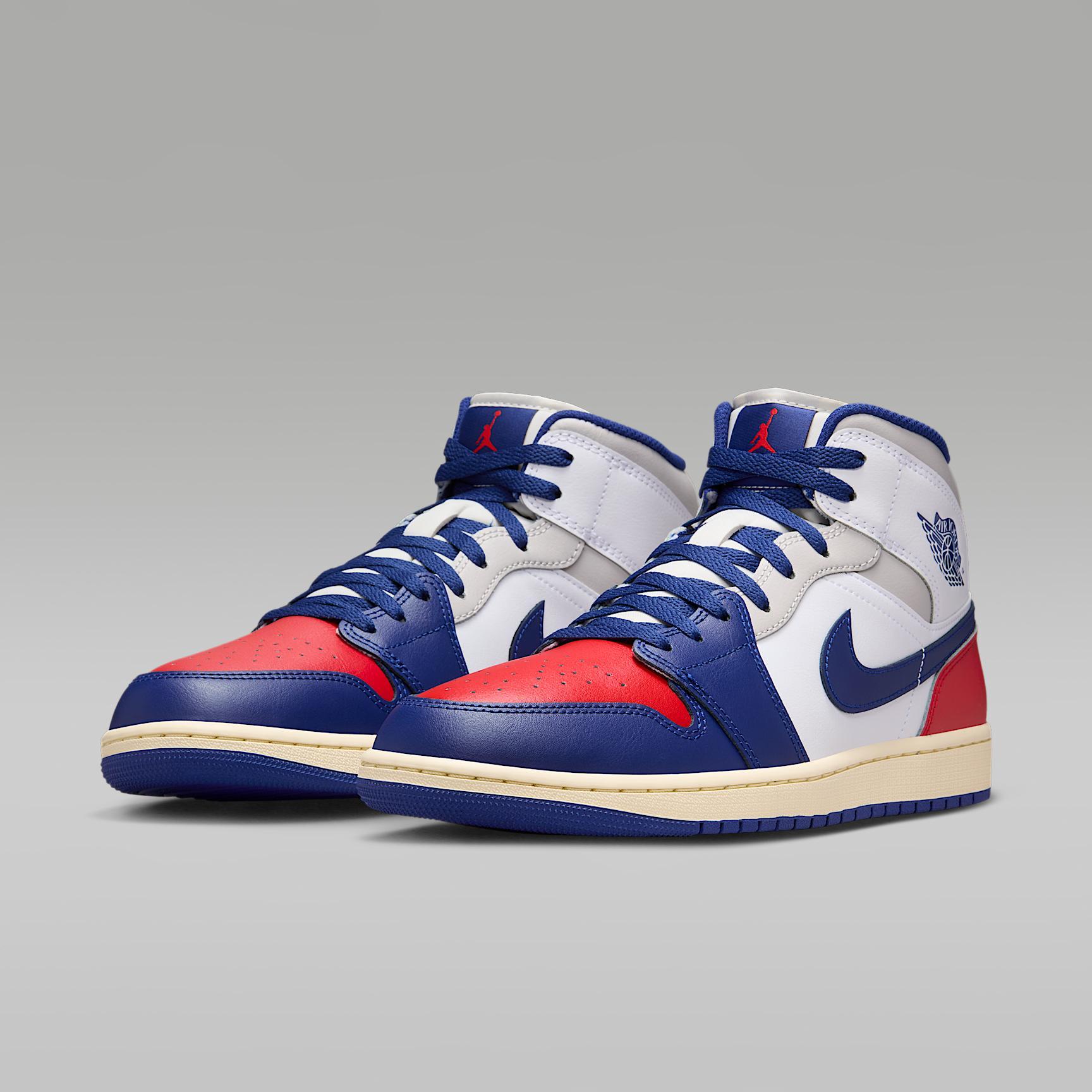 Air Jordan 1 Mid Men's Shoes Product Image