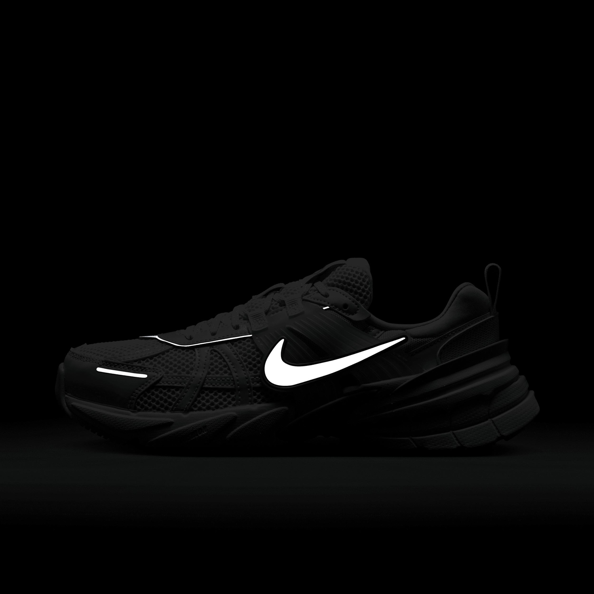 Nike Women's V2K Run Shoes Product Image