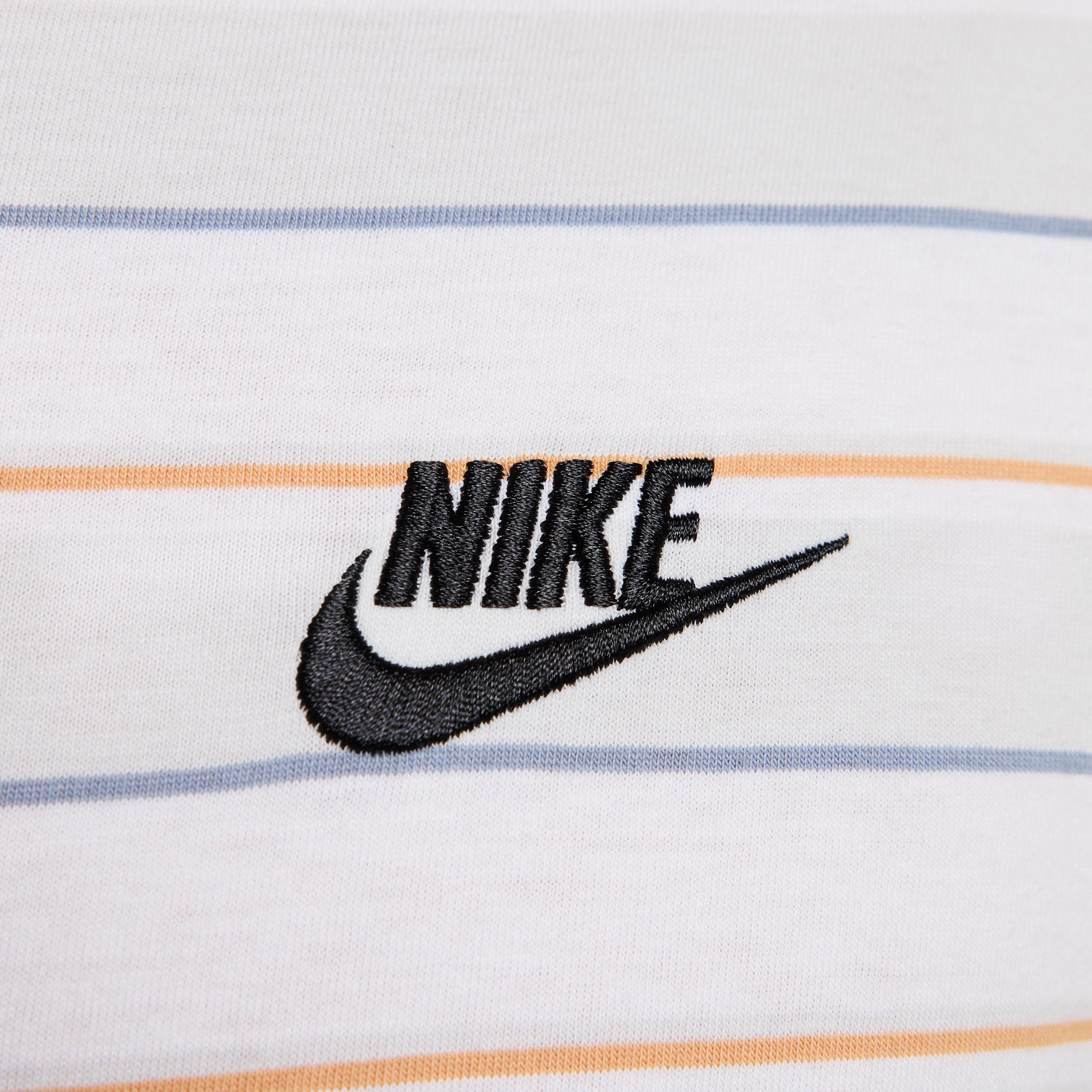 Nike Club Men's T-Shirt Product Image
