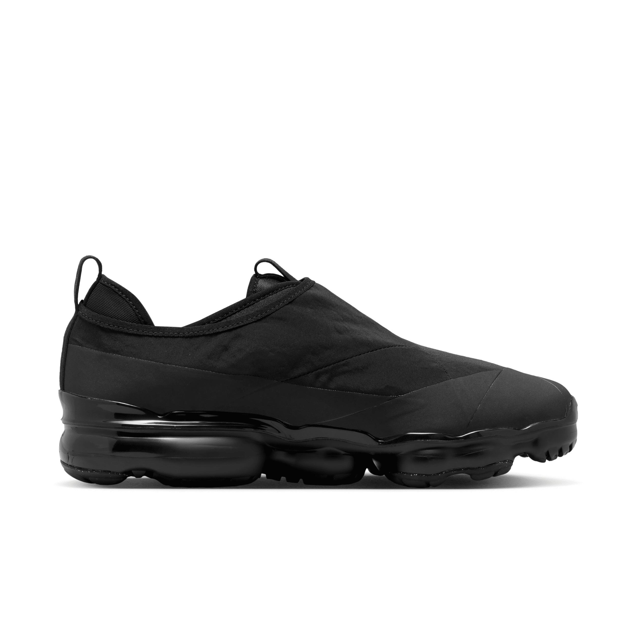 Nike Air Vapormax Moc Roam Sneaker in Black. - size 7.5 (also in 10, 10.5, 11, 11.5, 12, 7, 8, 8.5, 9, 9.5) Product Image