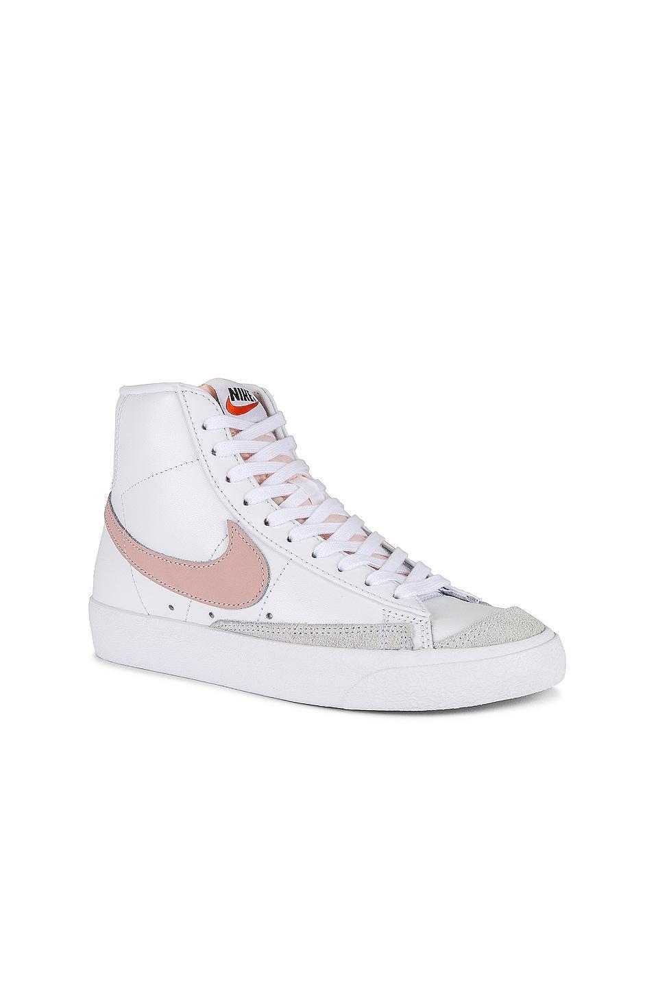 Nike Women's Blazer Mid '77 Shoes Product Image