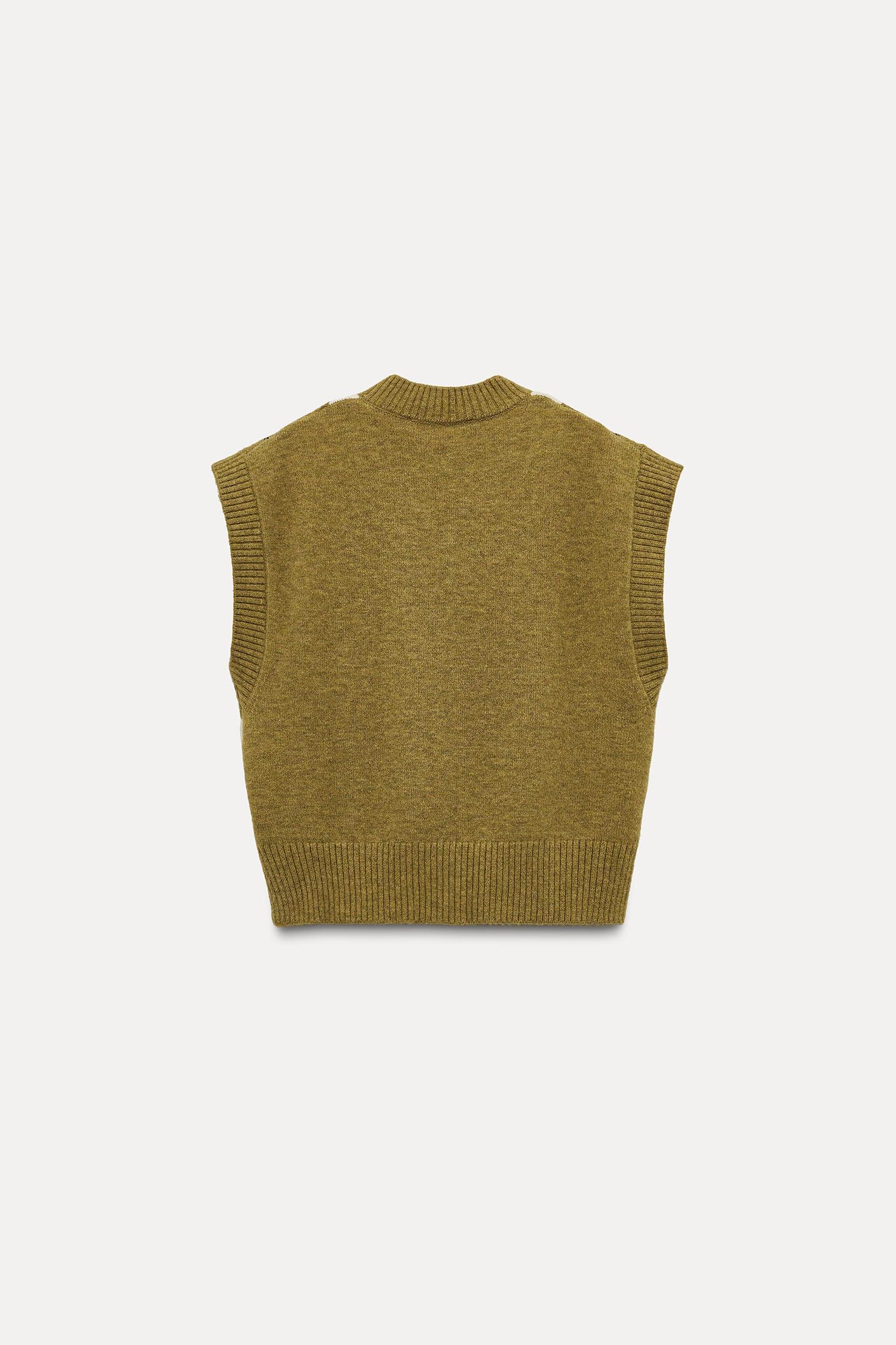 ARGYLE JACQUARD SWEATER VEST Product Image