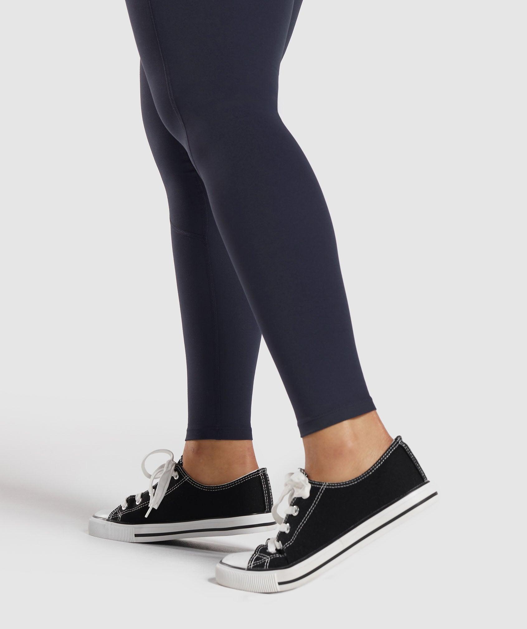 Lifting Dipped Waistband Leggings Product Image