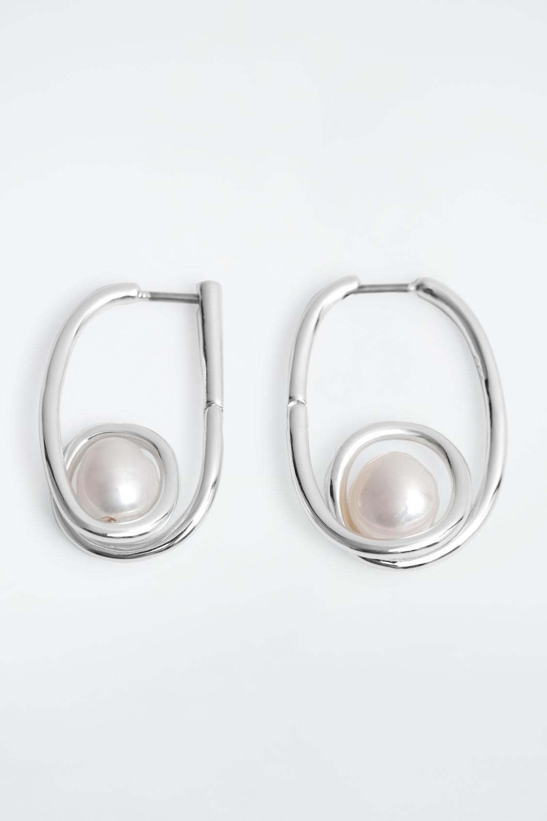COILED FRESHWATER PEARL HOOP EARRINGS Product Image