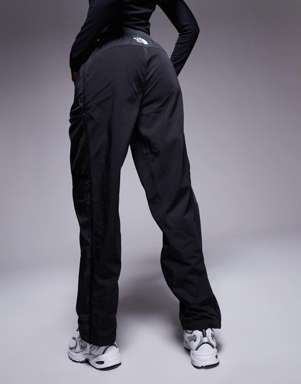 The North Face 2000 Mountain LT Wind track pants in black Product Image