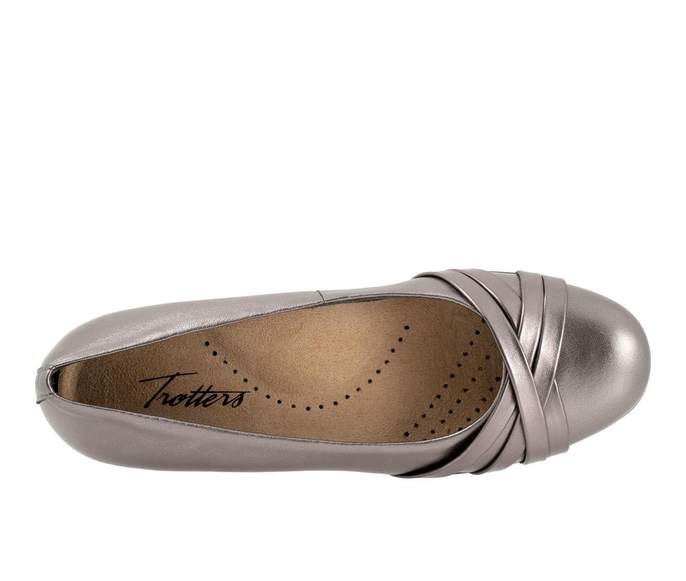 Women's Baretraps Covette Casual Flats Product Image