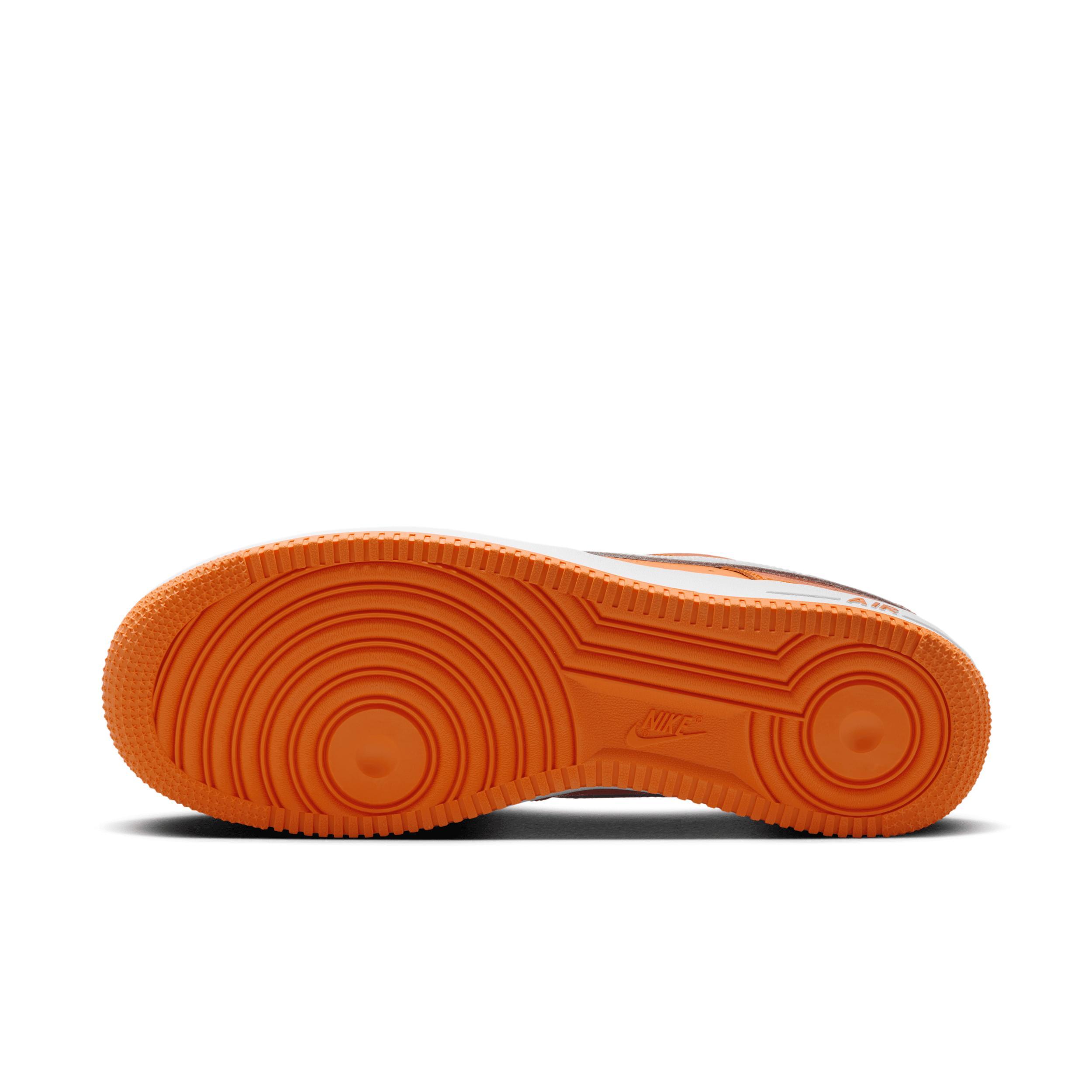 Nike Men's Air Force 1 '07 LV8 Shoes Product Image