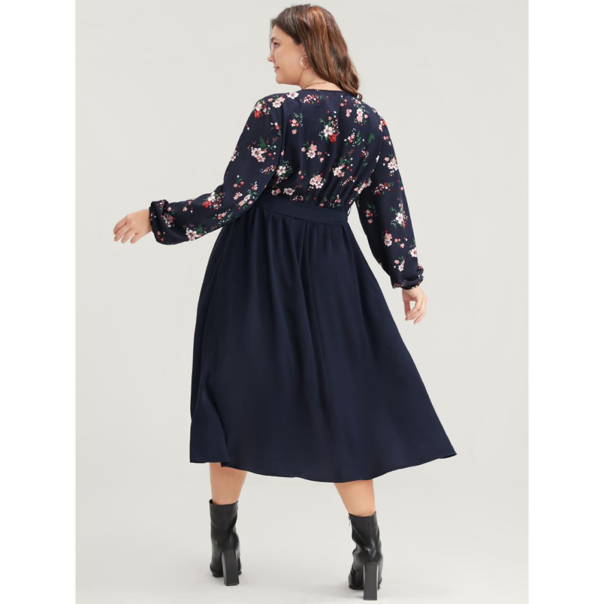 Plus Size Floral Print Wrap Pocket Belted Split Dress DarkBlue Women Elegant Elastic Waist V-neck Long Sleeve Curvy Midi Dress BloomChic 30/6X Product Image