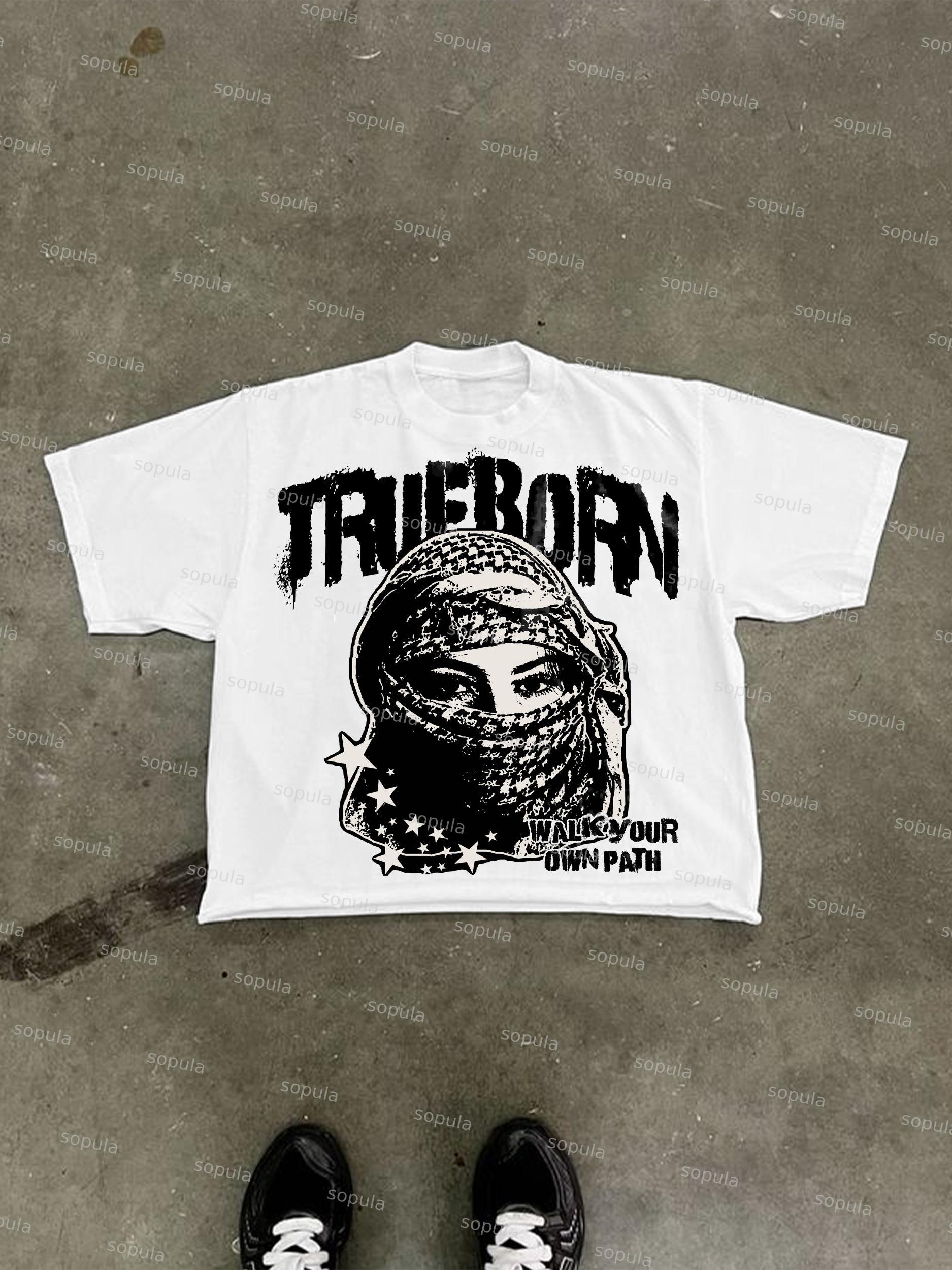 Stay True To Yourself Vintage Portrait Graphic Cropped T-shirt Product Image