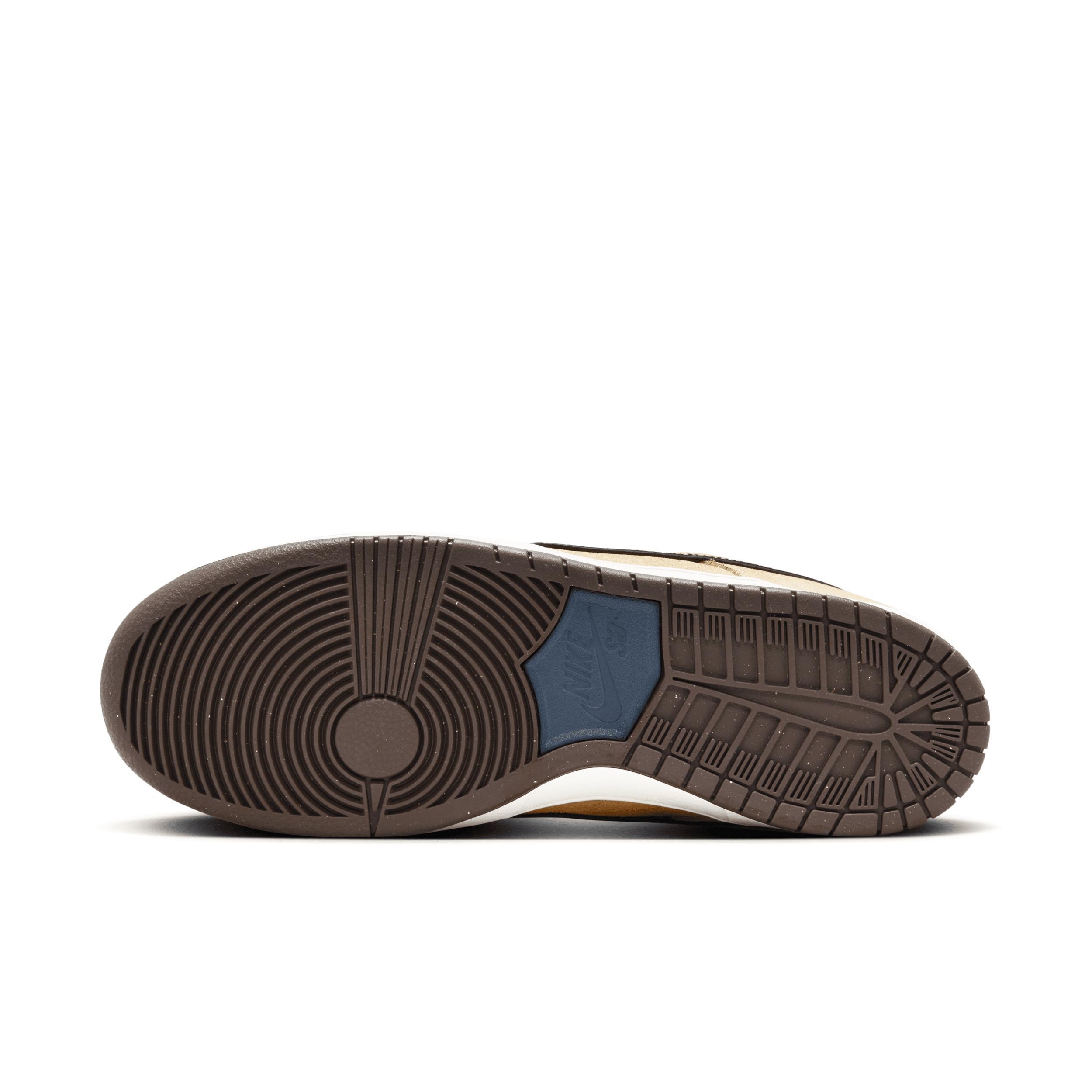 Men's Nike SB Dunk Low Pro Skate Shoes Product Image