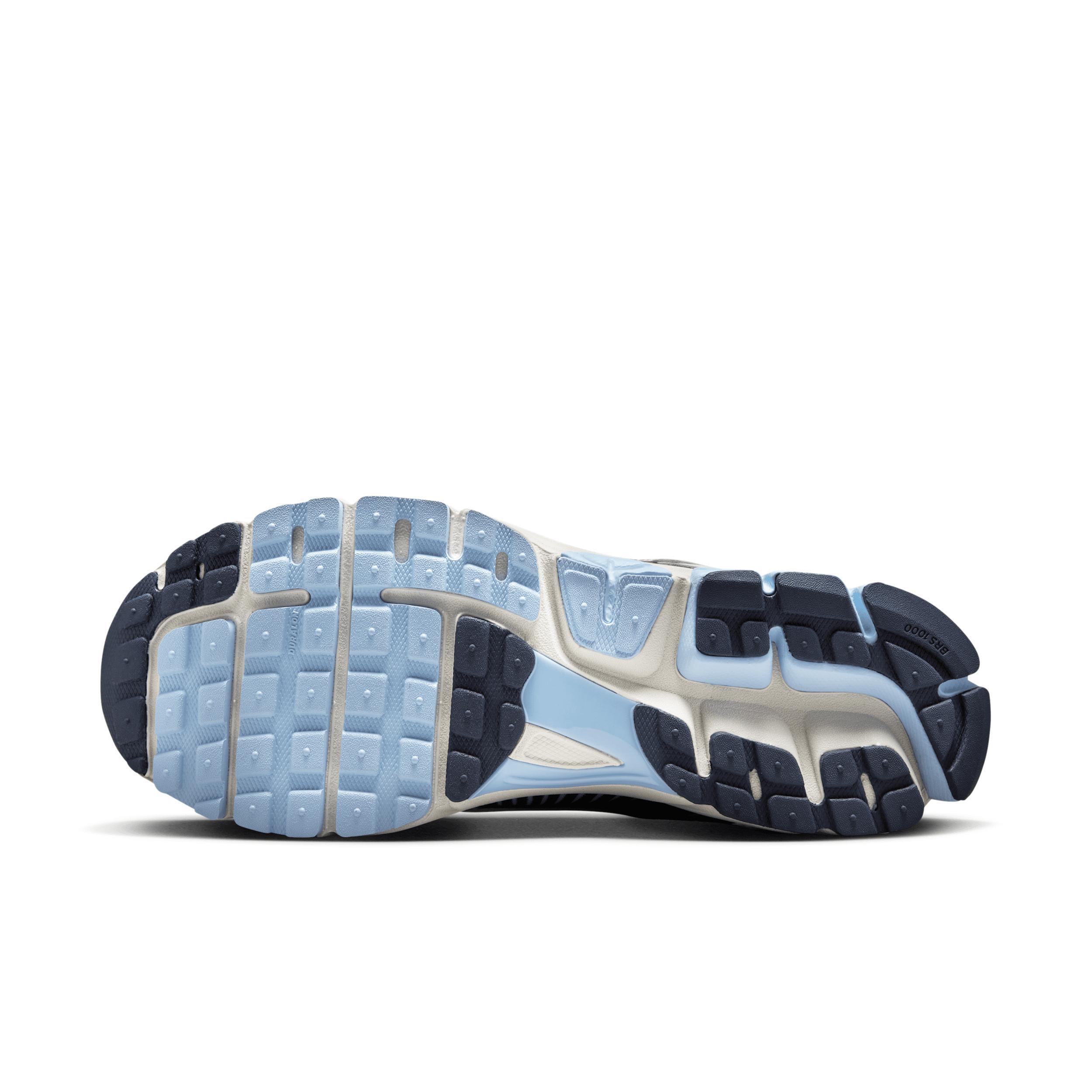 Nike Men's Zoom Vomero 5 Shoes Product Image