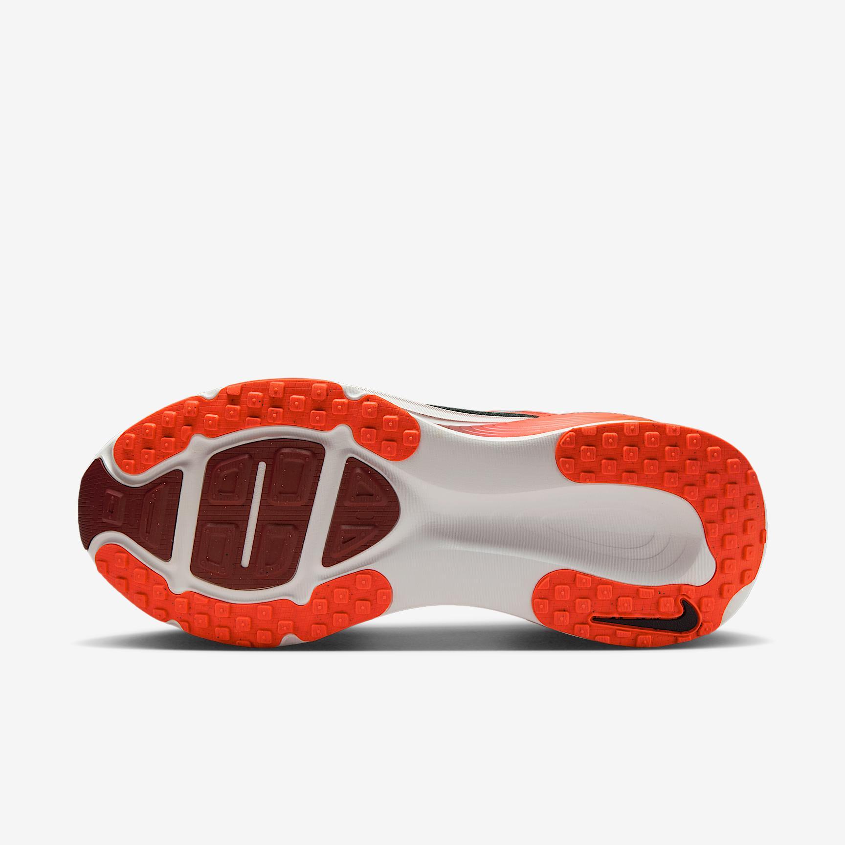 Nike Men's Vomero 18 Road Running Shoes (Extra Wide) Product Image