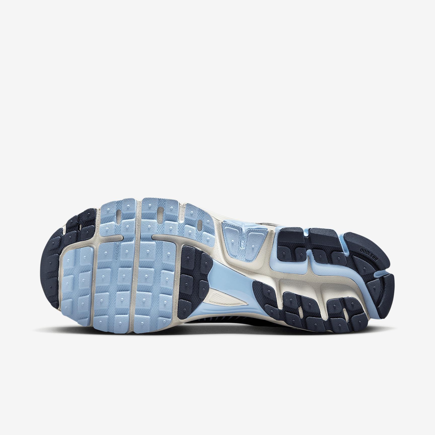 Nike Zoom Vomero 5 Men's Shoes Product Image