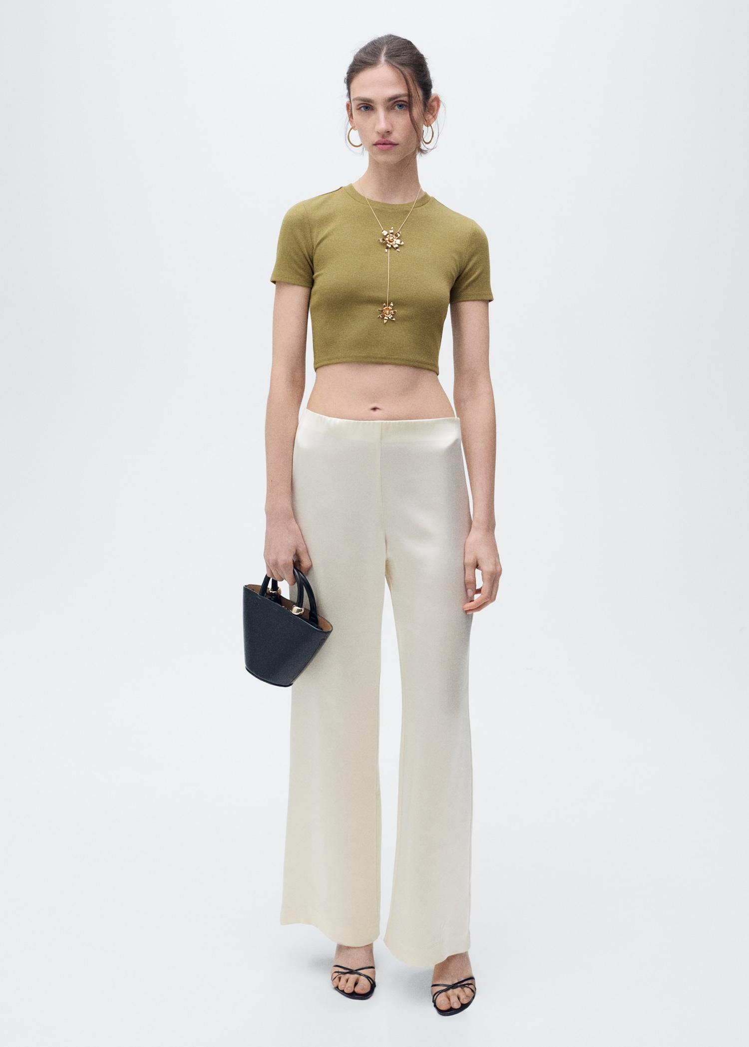 Fitted cropped t-shirt - Women | MANGO USA Product Image
