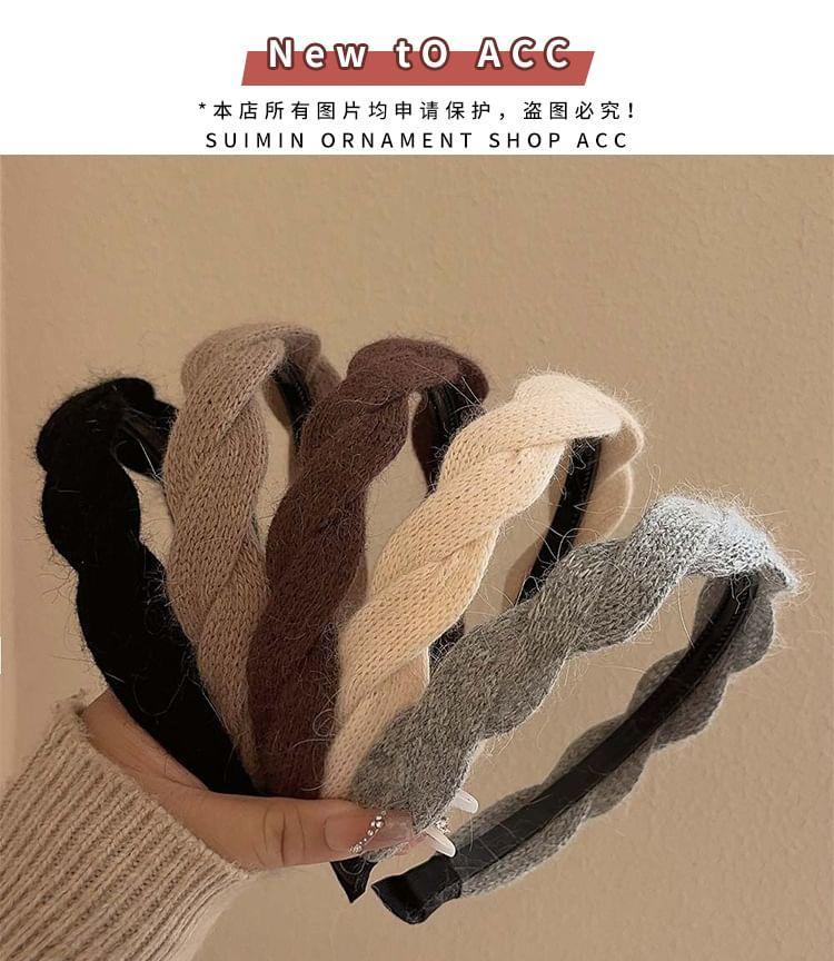 Knot Knit Headband Product Image