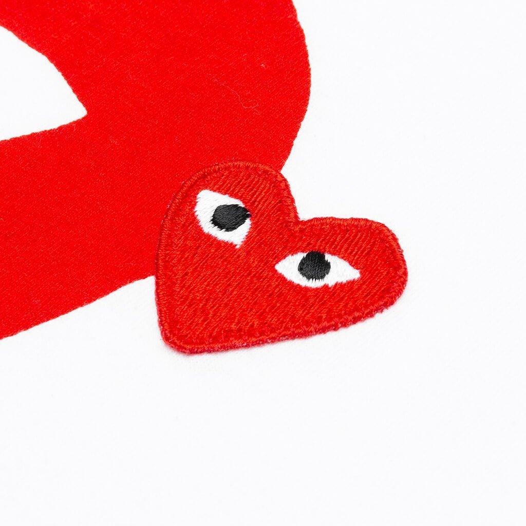 Blue Eyes Red Heart T-Shirt - White Male Product Image
