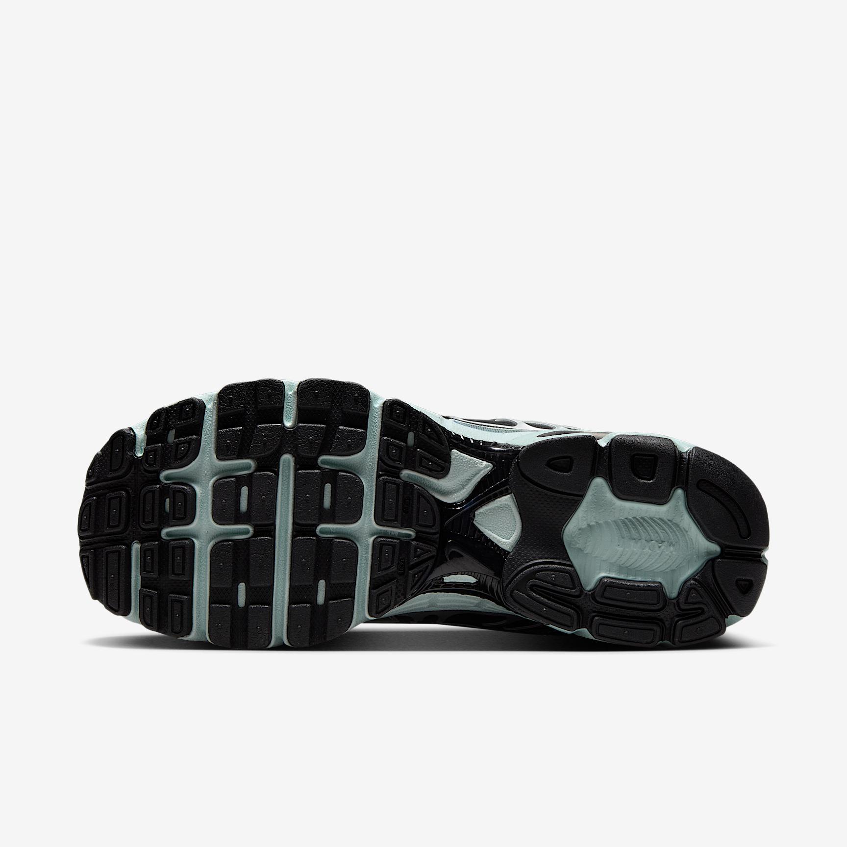 Nike Women's Air Max Moto 2K Shoes Product Image