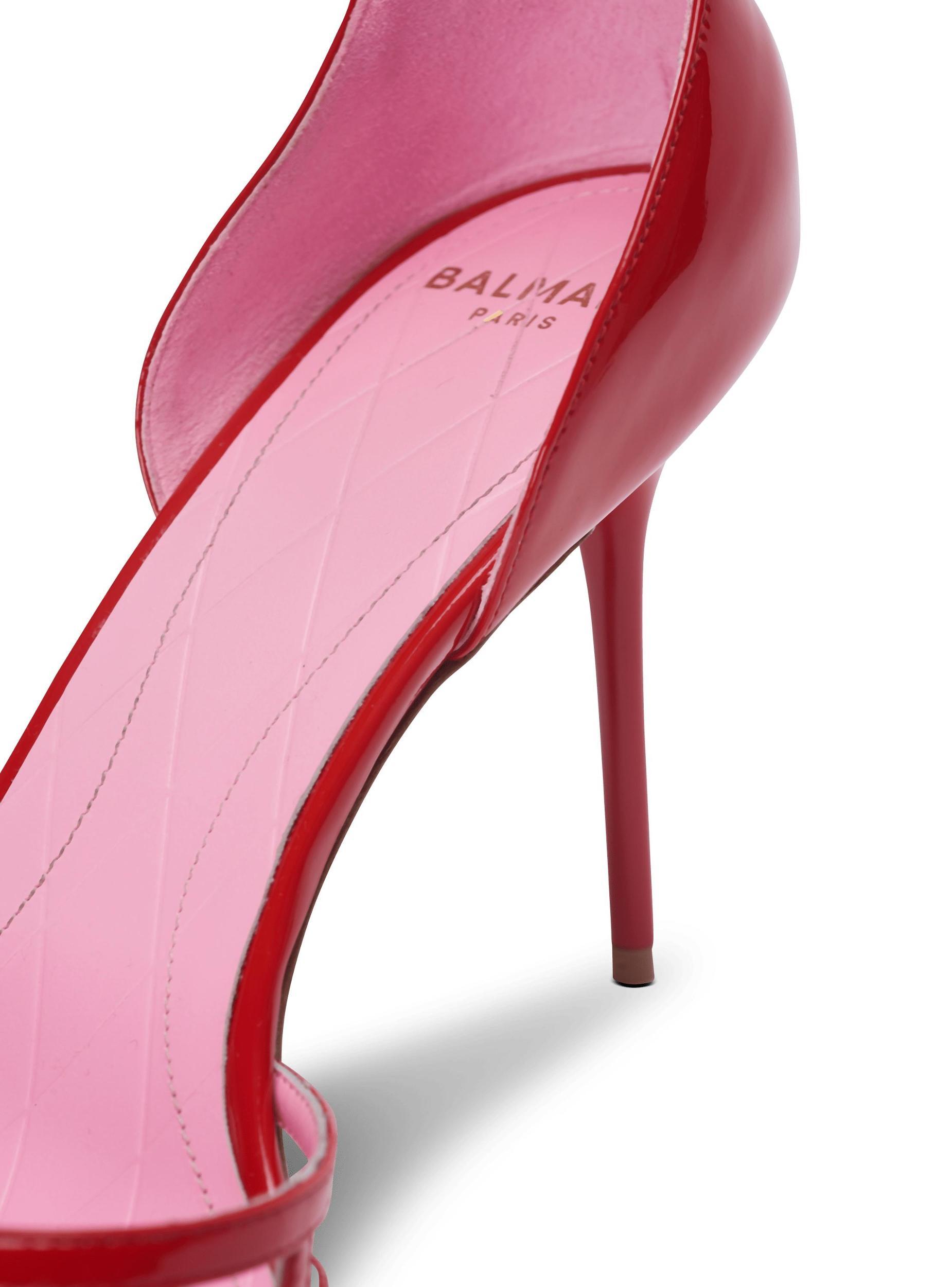 Patent leather Uma sandals with openwork Diamond Product Image