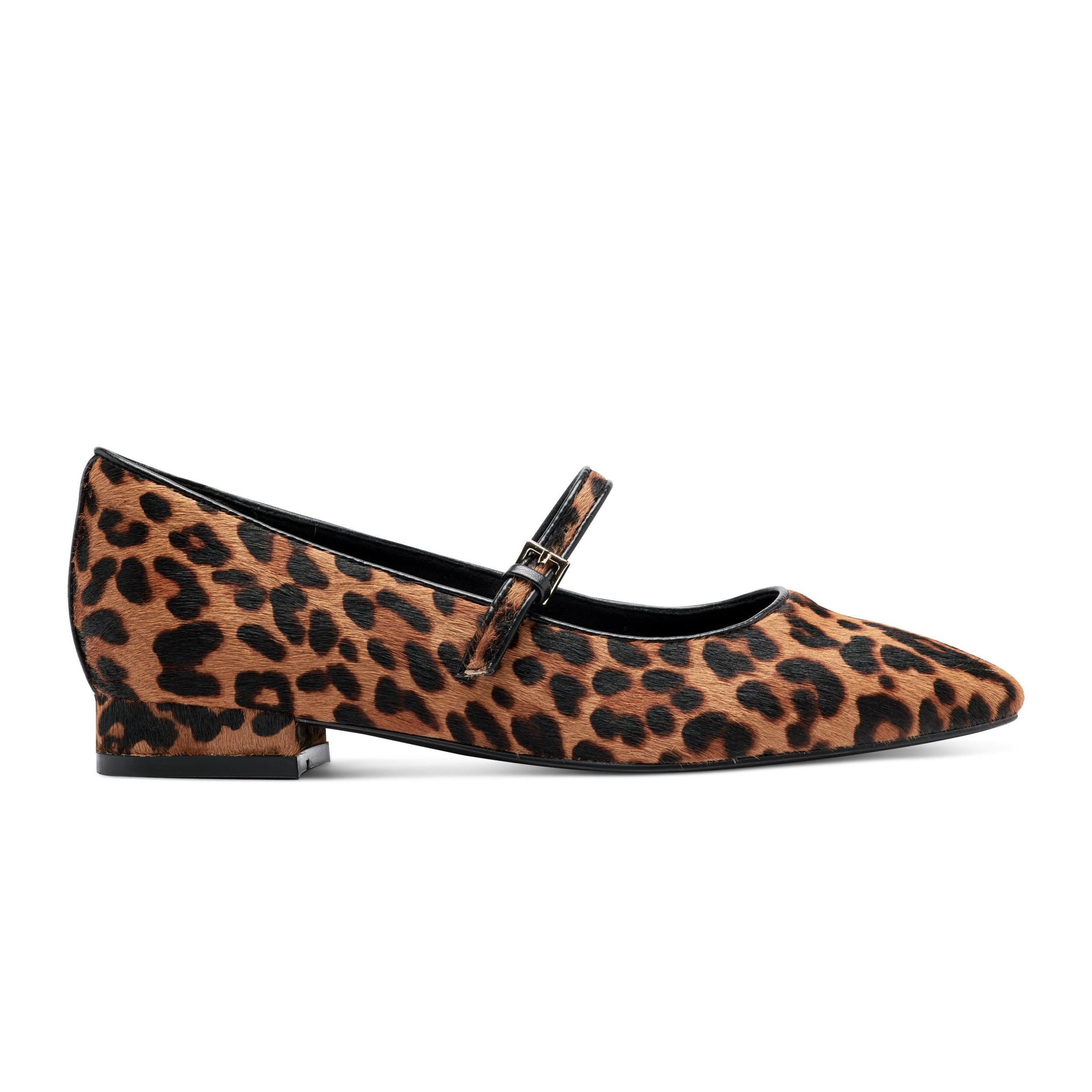 Women's Taren Total Motion Pointy Toe Dress Flats Product Image
