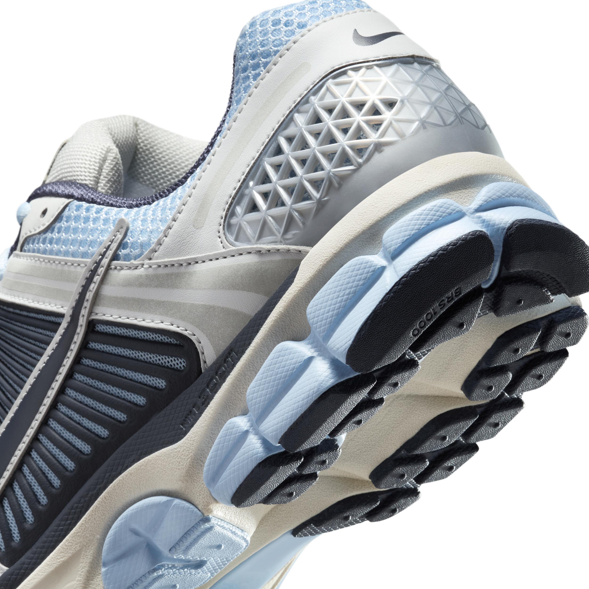 Nike Men's Zoom Vomero 5 Shoes Product Image
