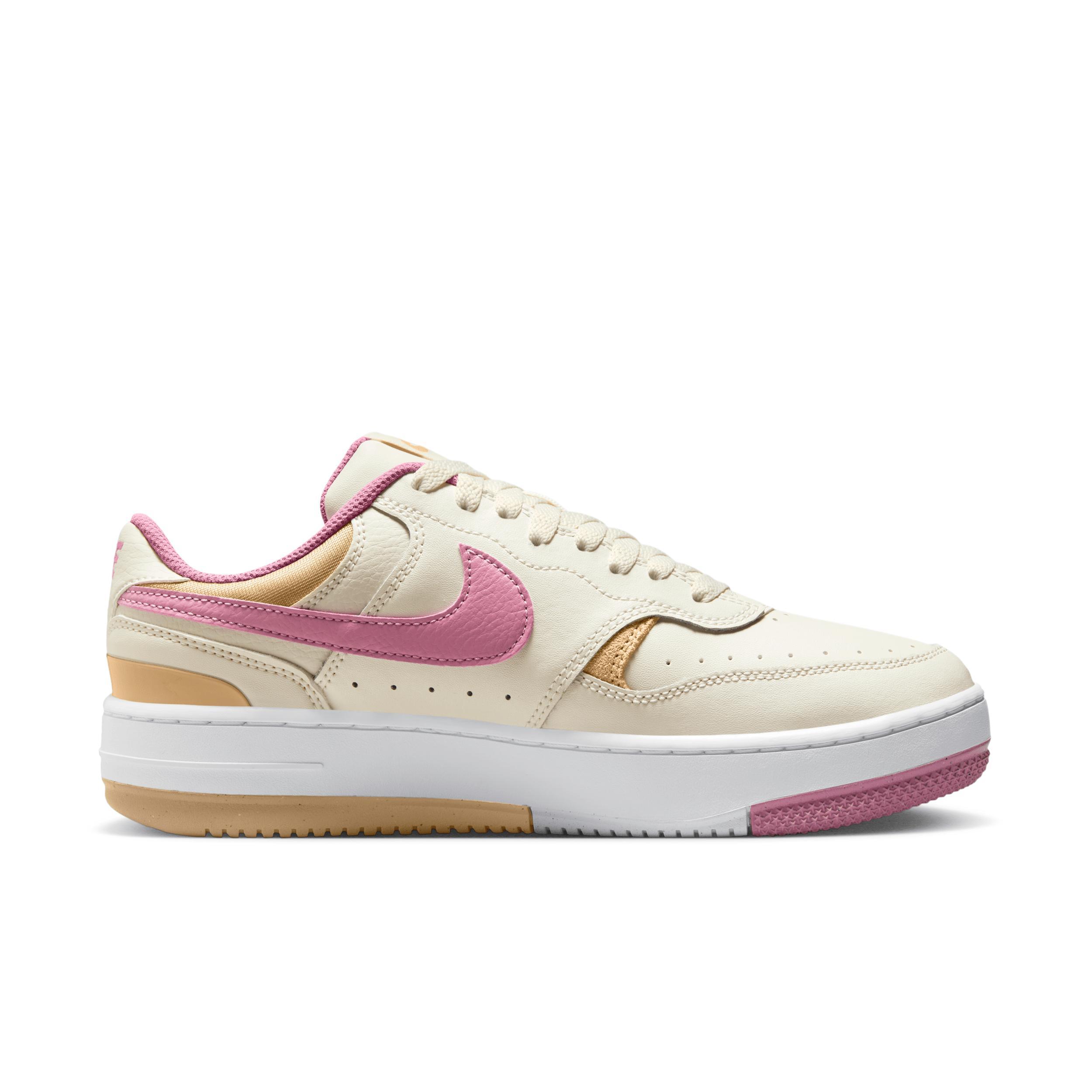 Nike Women's Gamma Force Shoes Product Image
