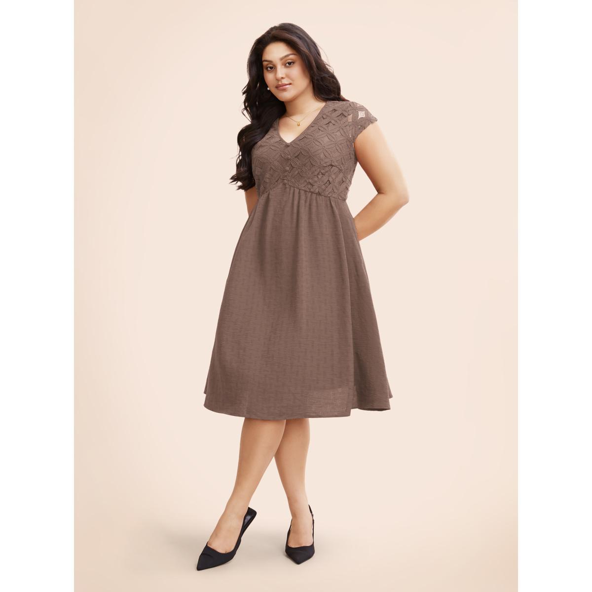 Plus Size Plain Lace Panel Cap Sleeve Dress Dirtypink Women Elegant Texture V-neck Cap Sleeve Curvy BloomChic 12/L Product Image