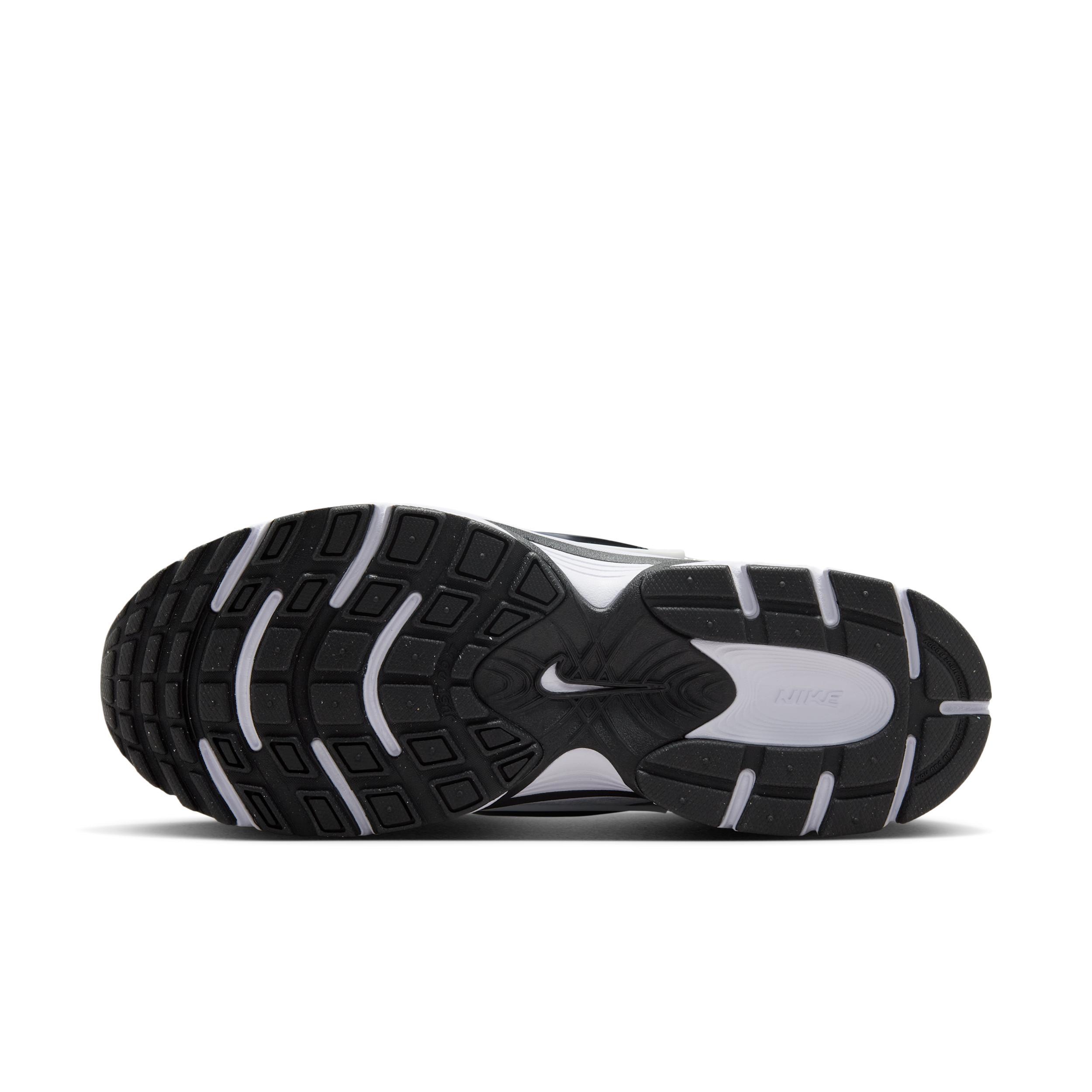 Nike Womens V5 RNR Casual Shoes in Summit White/Sail/Black Product Image