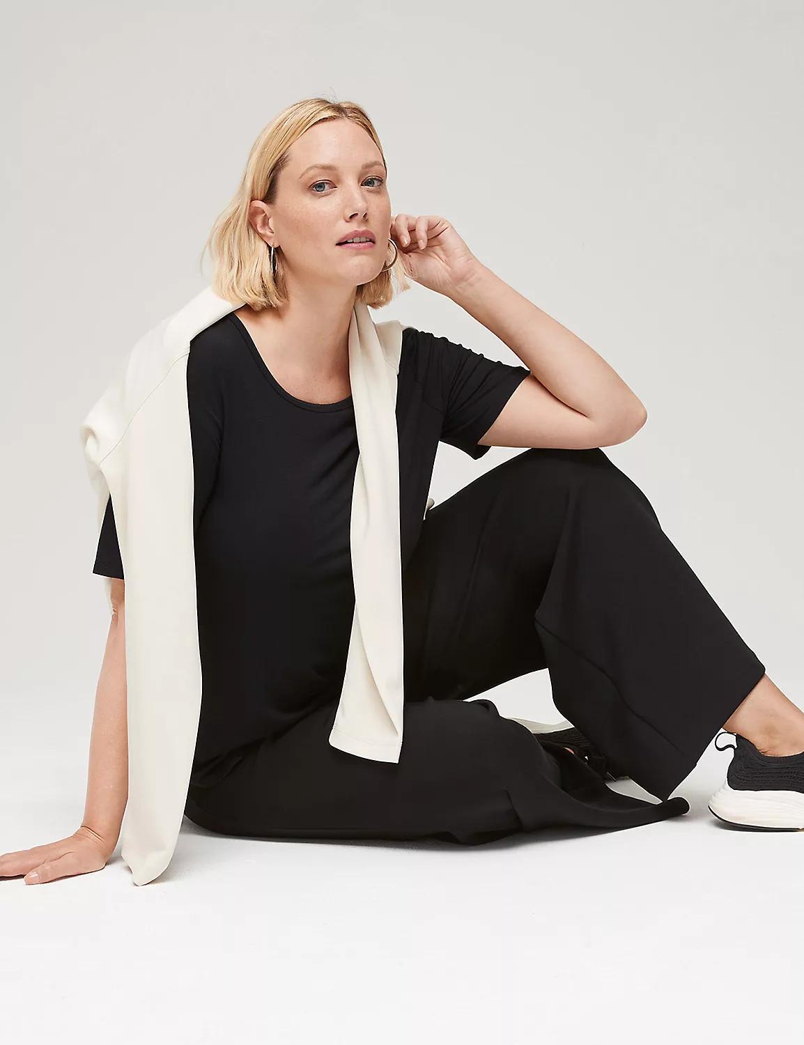 Curved-Hem Perfect Sleeve Tee Product Image
