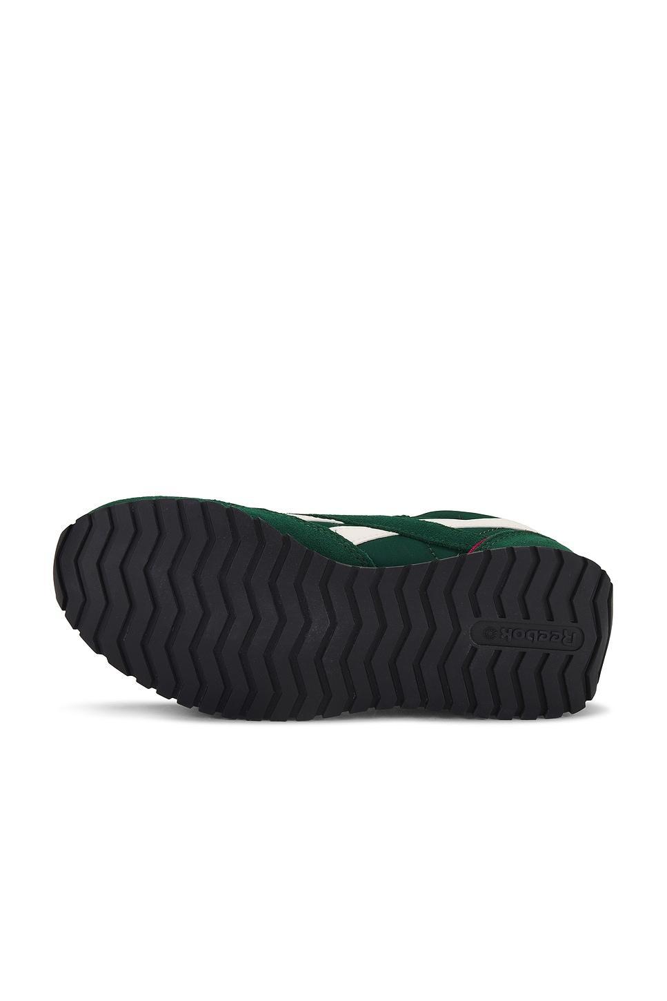 Classic AZ Sneaker Reebok Product Image