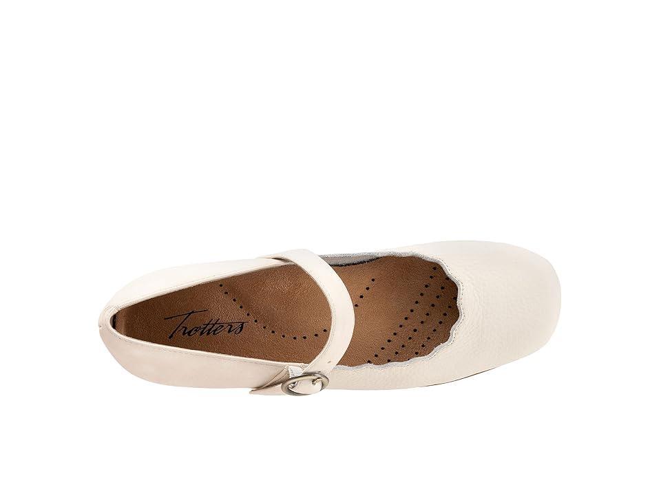Trotters Sugar (Bone Leather/Veg) Women's Flat Shoes Product Image